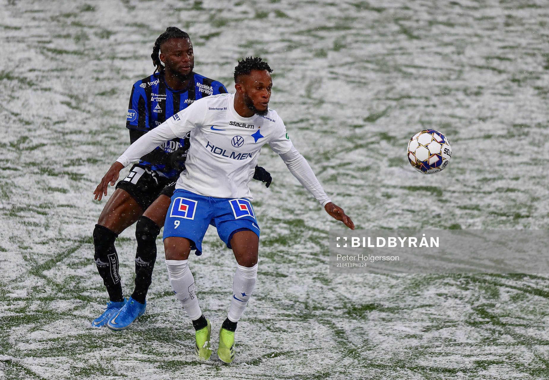 Sirius Joseph Colley och IFK Norrköpings Samuel Adegbenro