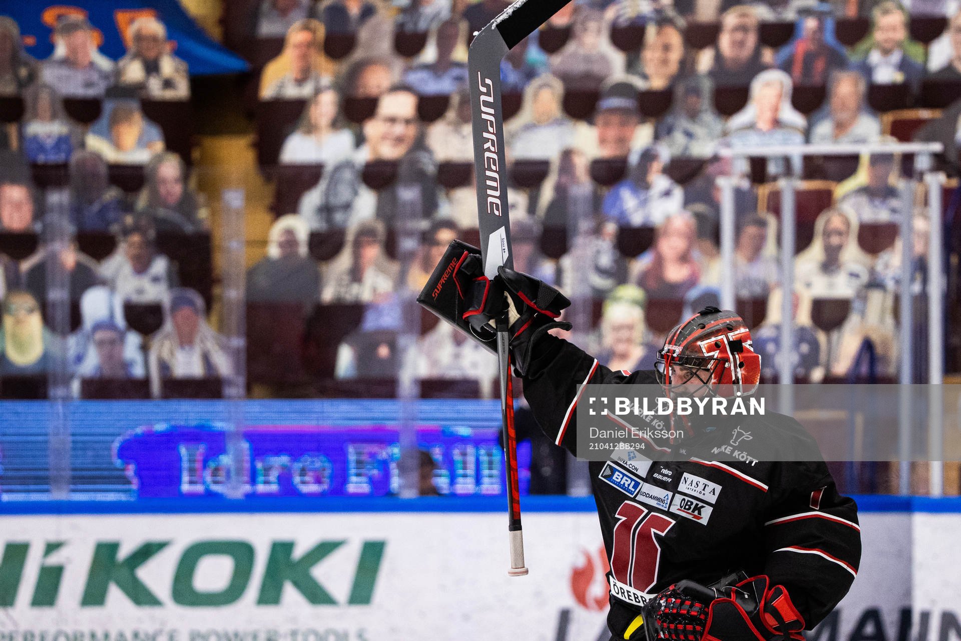 Örebros målvakt Jhonas Enroth jublar