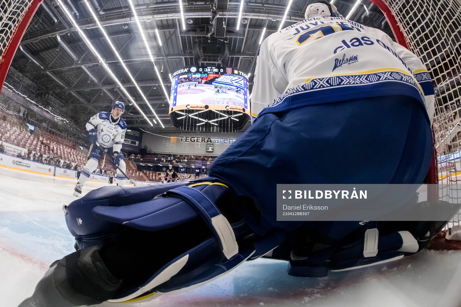 Leksands Martin Karlsson och Leksands målvakt Janne Juvonen