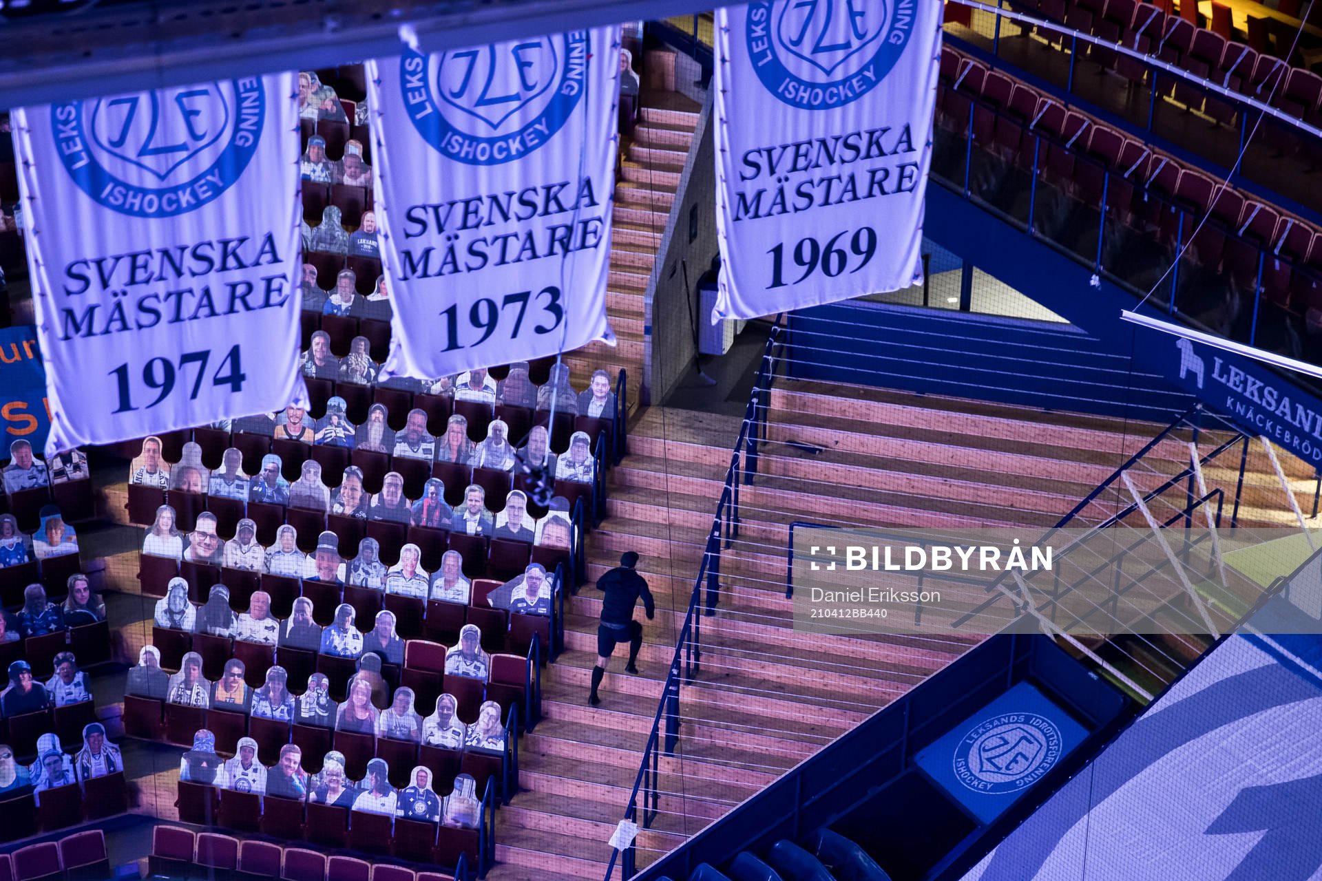 Leksands Otto Paajanen värmer upp innan  kvartsfinal två