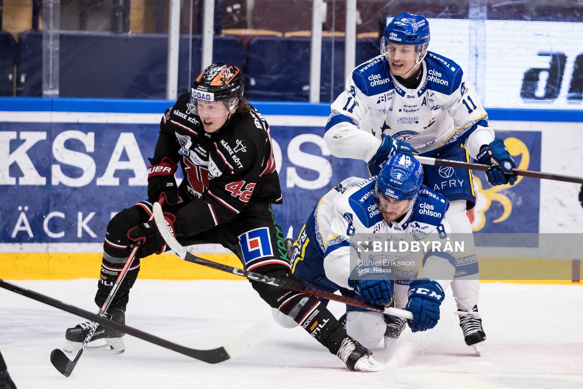 Örebros Kalle Jellvert och Leksands Matt Caito och