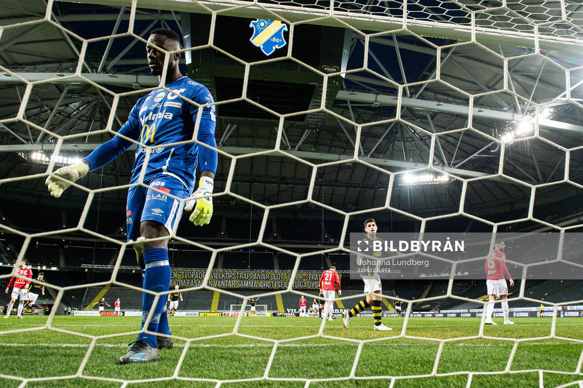 Degerfors målvakt Ismael Diawara deppar