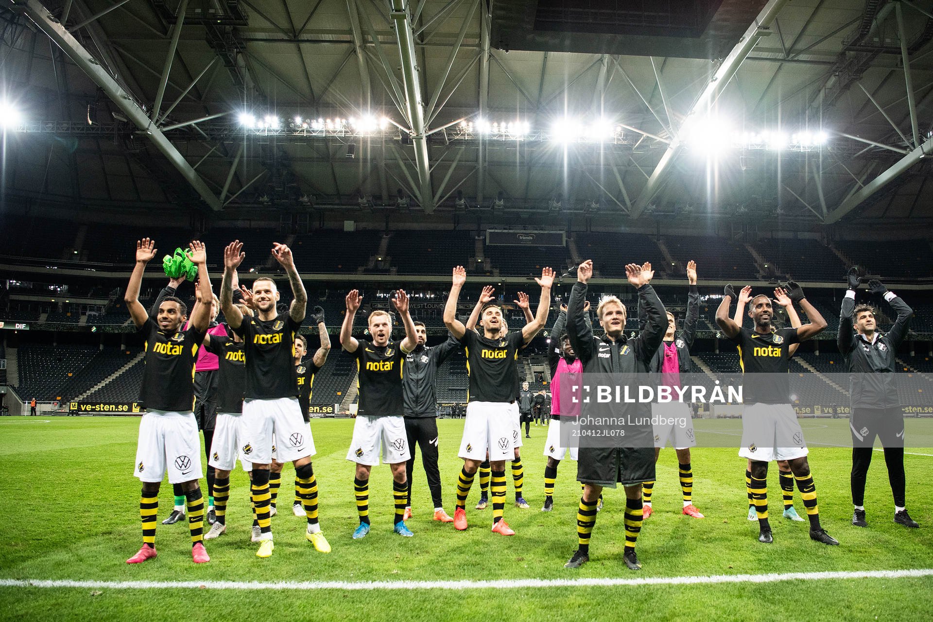 AIK:s spelare jublar efter fotbollsmatchen i Allsvenskan mellan AIK och Degerfors den 12 april 2021 i Stockholm. 