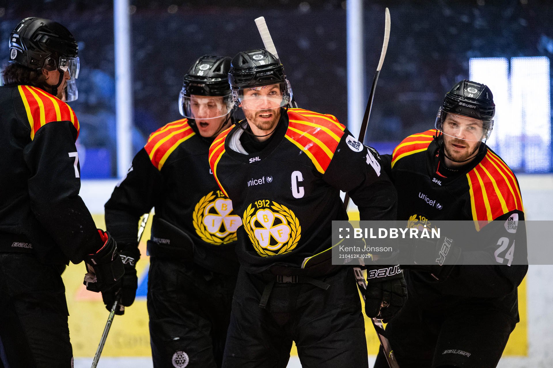 Brynäs Anton Rödin och Emil Molin jublar