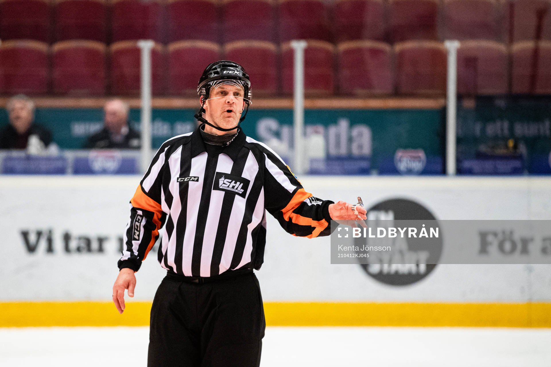 Domare Mikael Nord dömmer bort Brynäs 2-2 mål