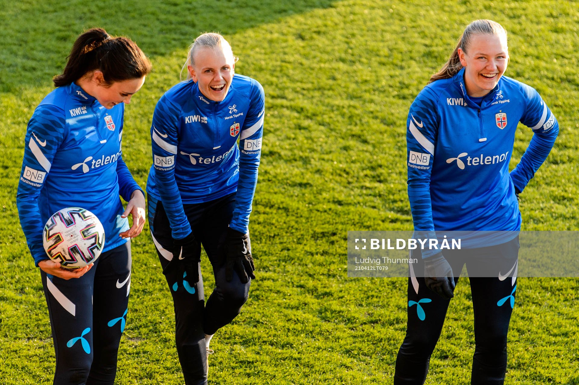 Ingrid Syrstad Engen, Karina Sævik and Frida Maanum of the
