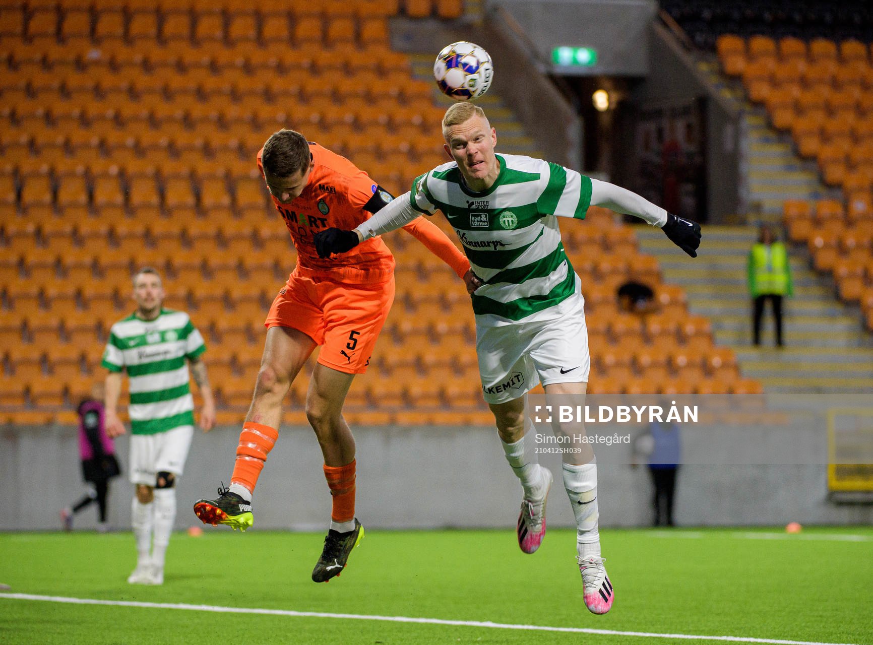 AFC Eskilstunas Pontus Rödin och Västerås Simon Johansson
