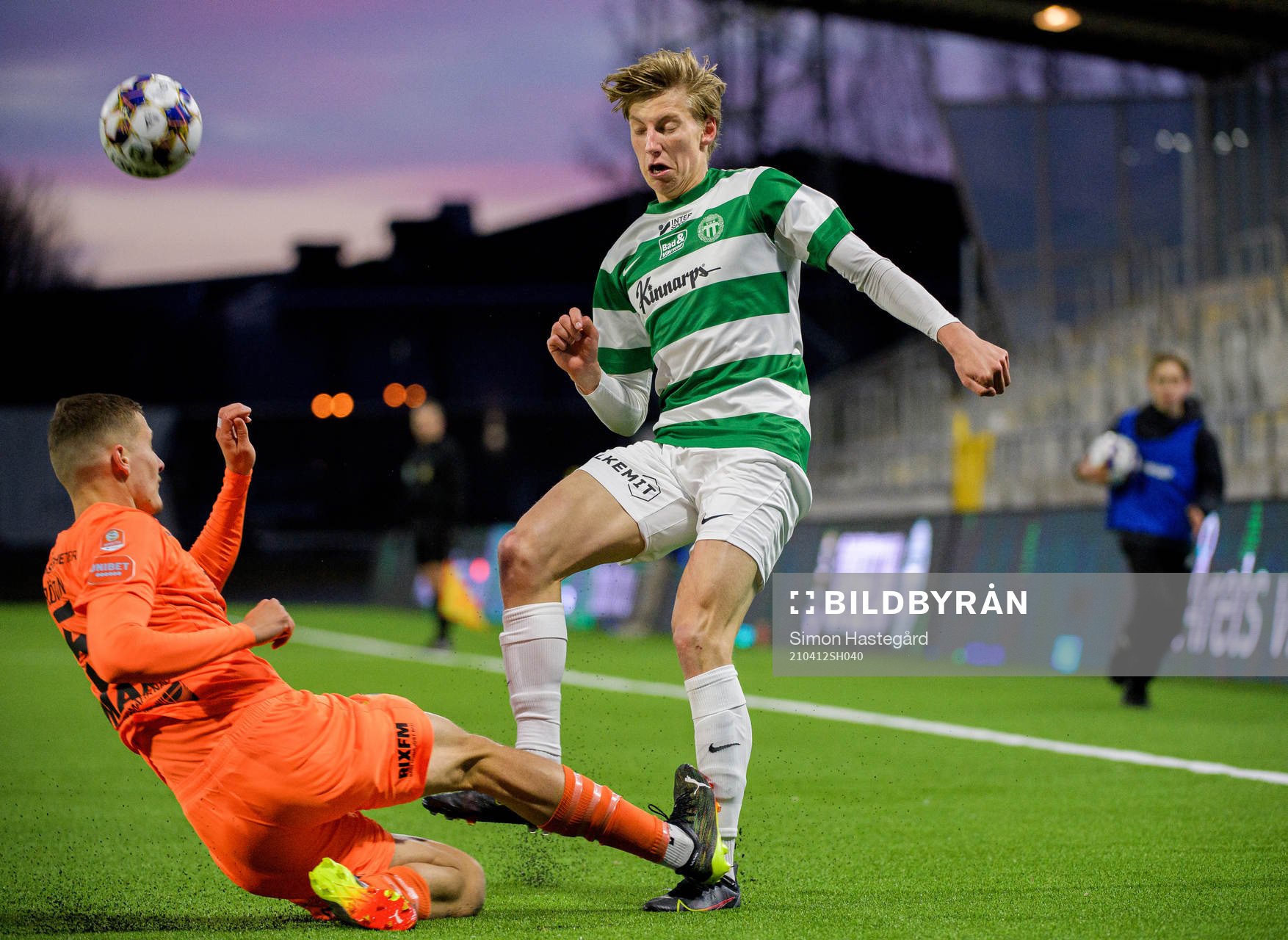 AFC Eskilstunas Pontus Rödin och Västerås Albin Sporrong