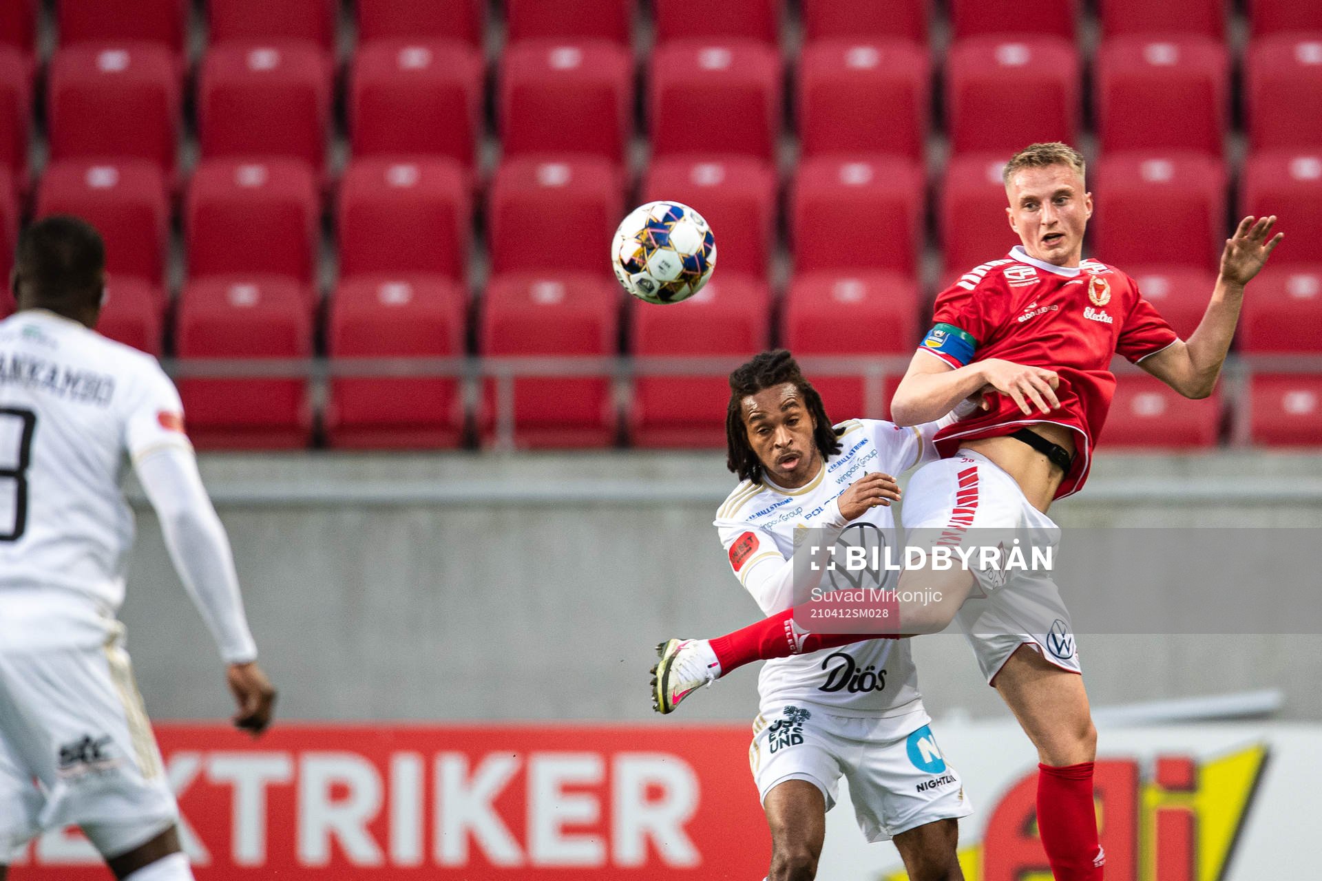 Kalmars Elias Olsson och Östersunds Francis Jno-Baptiste