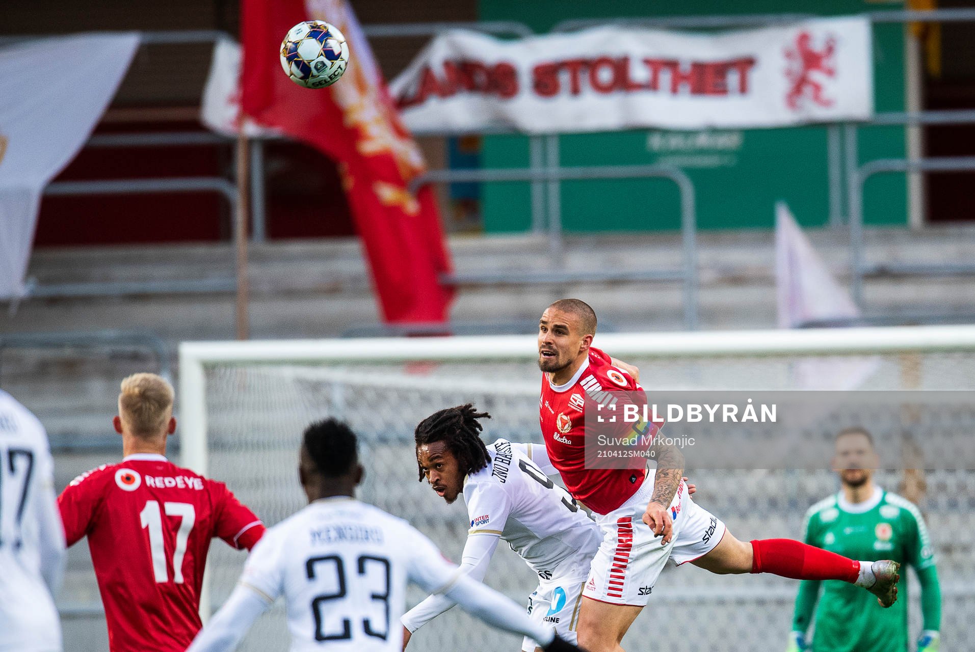 Kalmars Douglas Bergqvist och Östersunds Francis