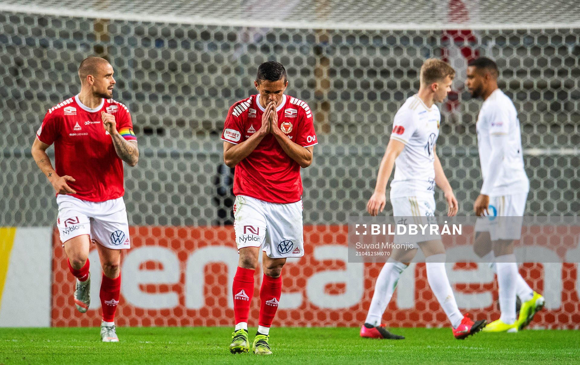 Kalmars Romario Pereira Sipiao och Douglas Bergqvist deppar