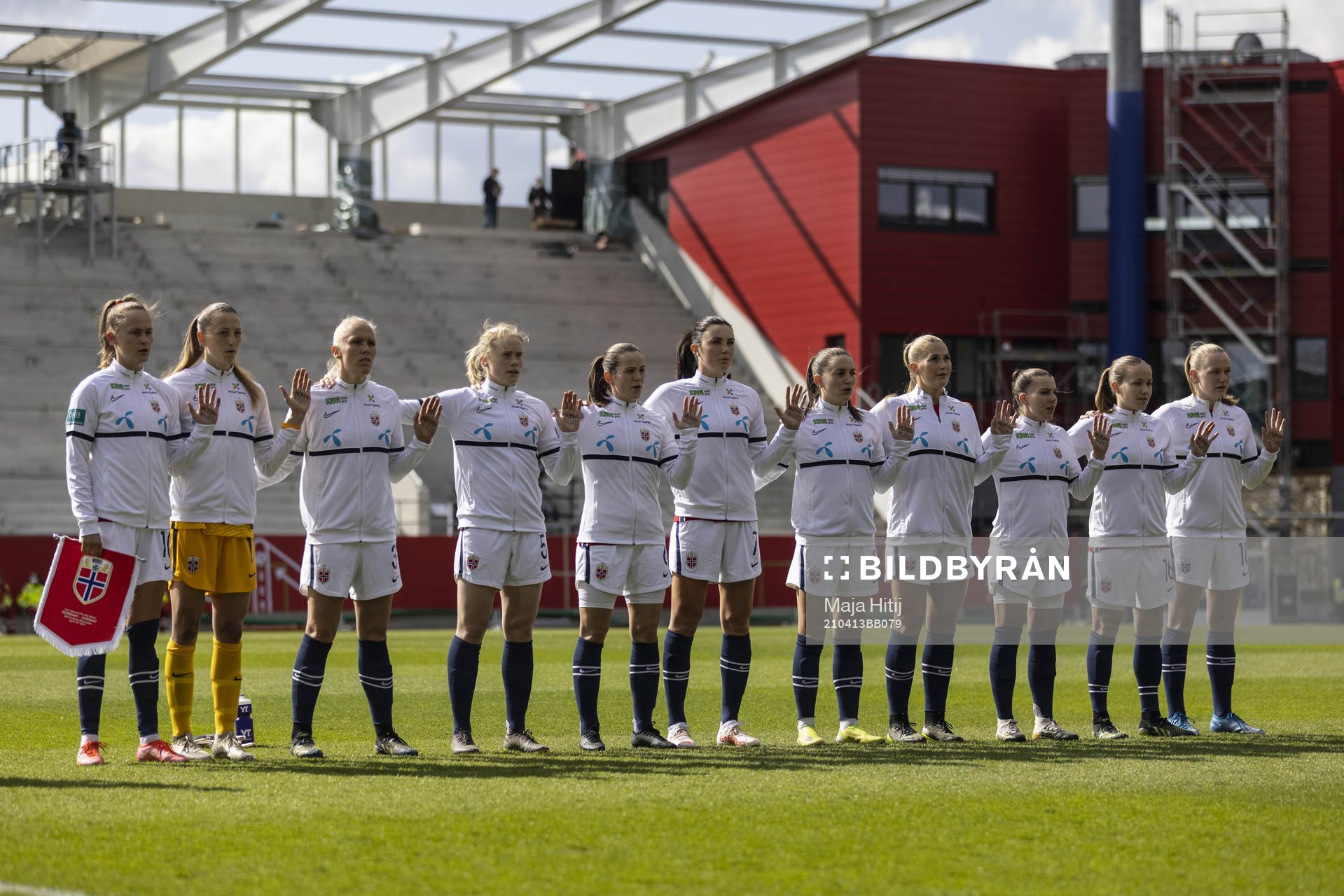 Players of Norway line up with “human rights” written