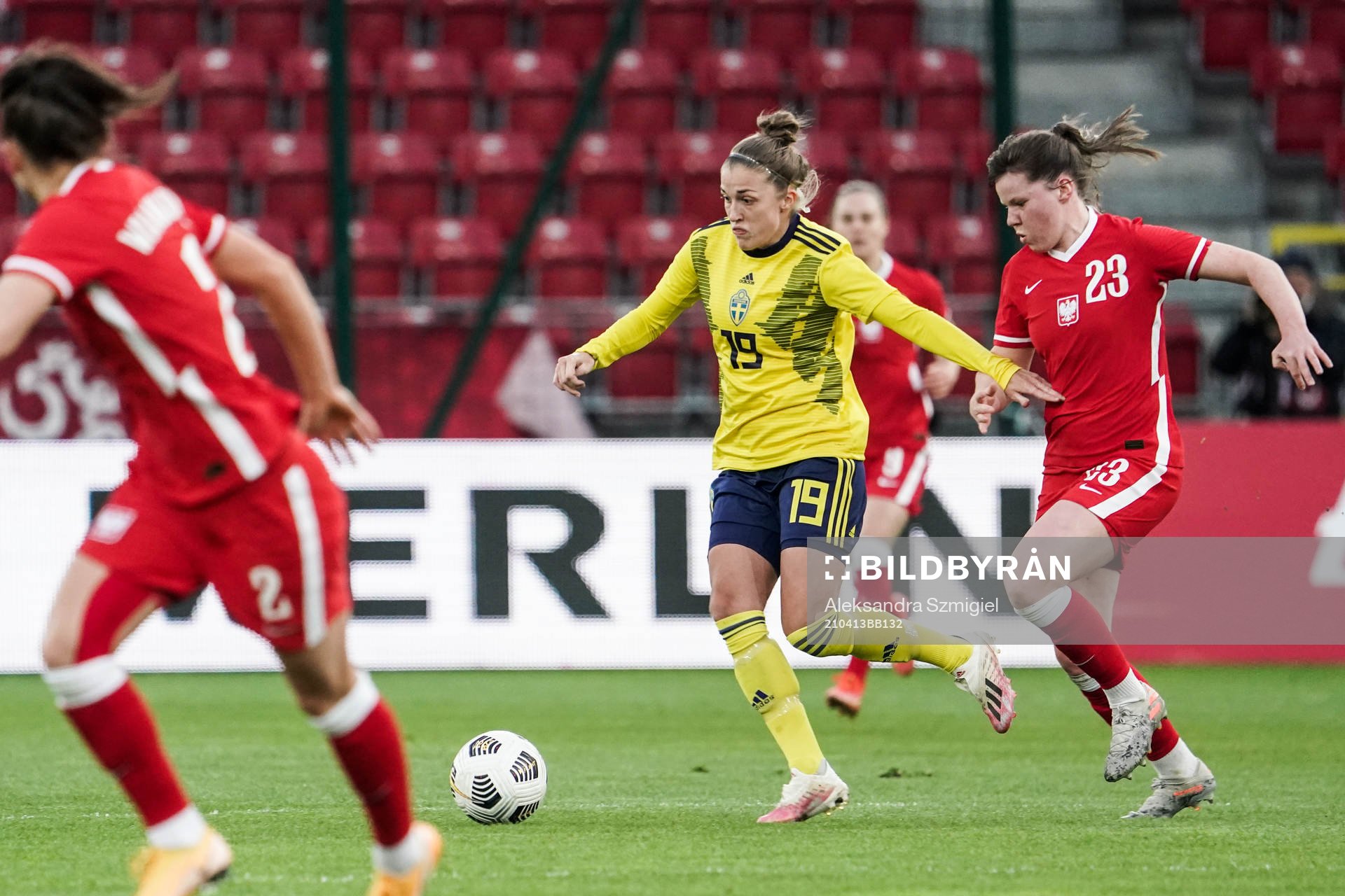 Filippa Angeldahl of Sweden and Adrianna Achcińska of