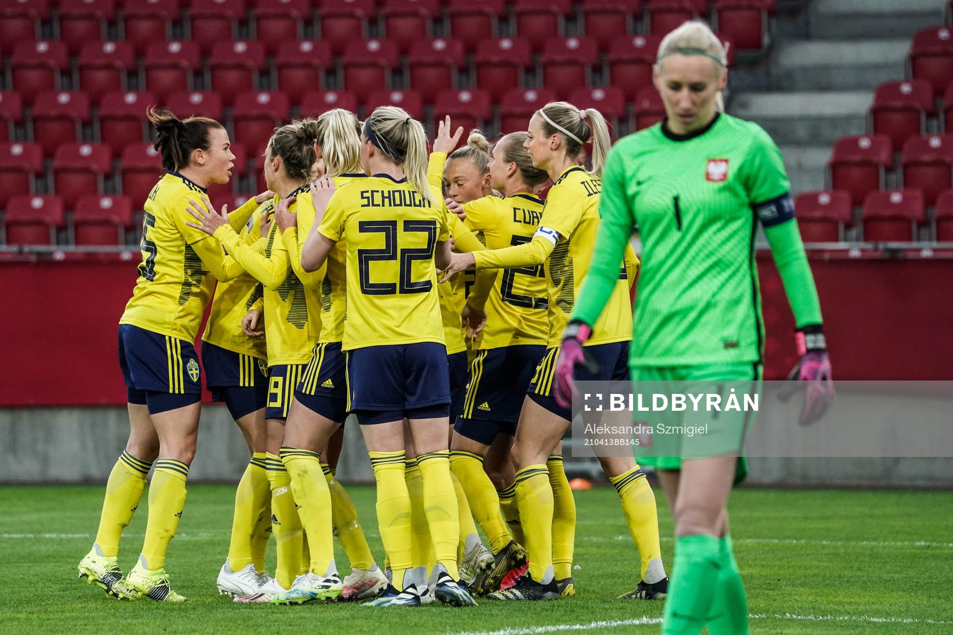 Stina Blackstenius of Sweden celebrate with teammates