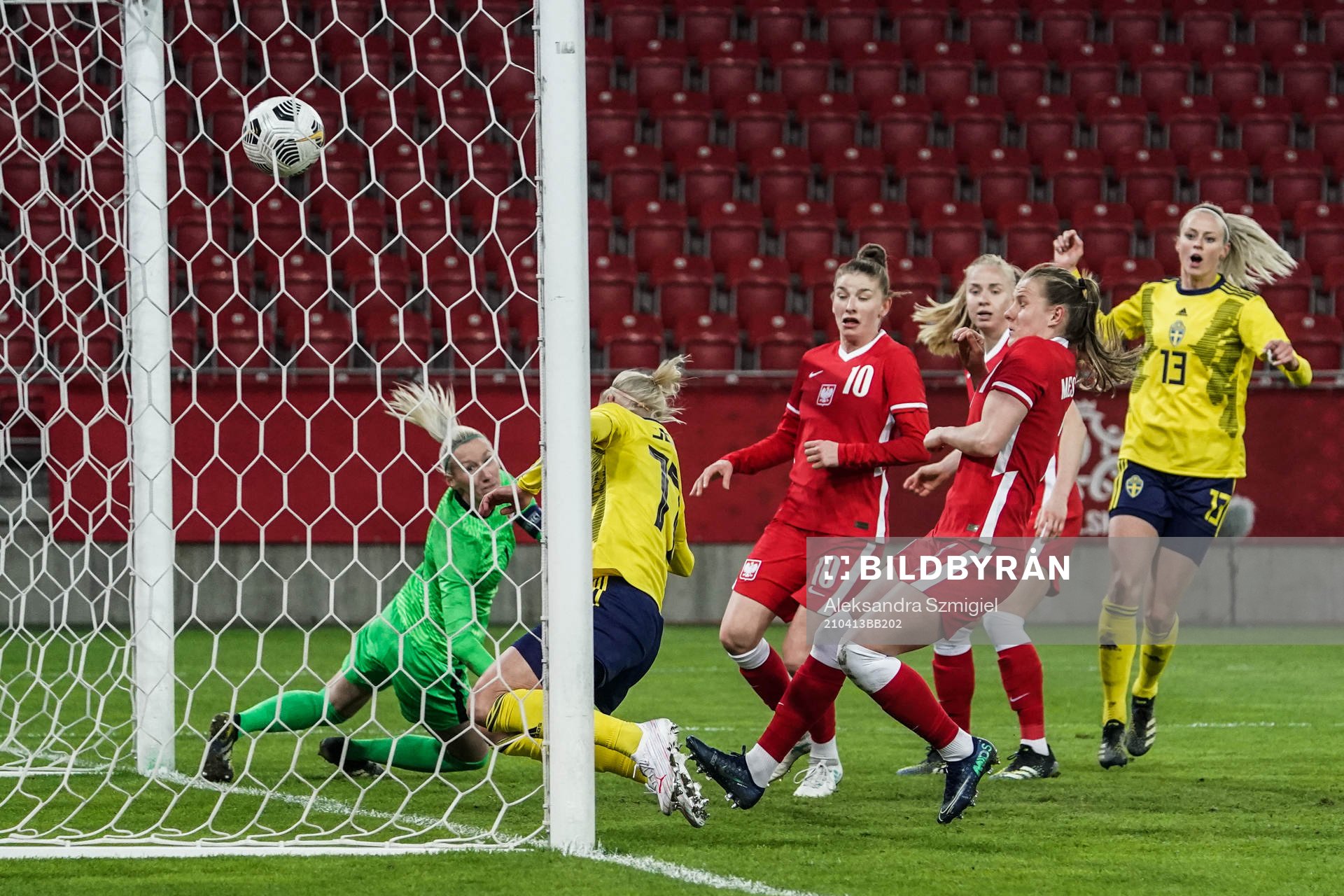 Caroline Seger of Sweden scores 2-3