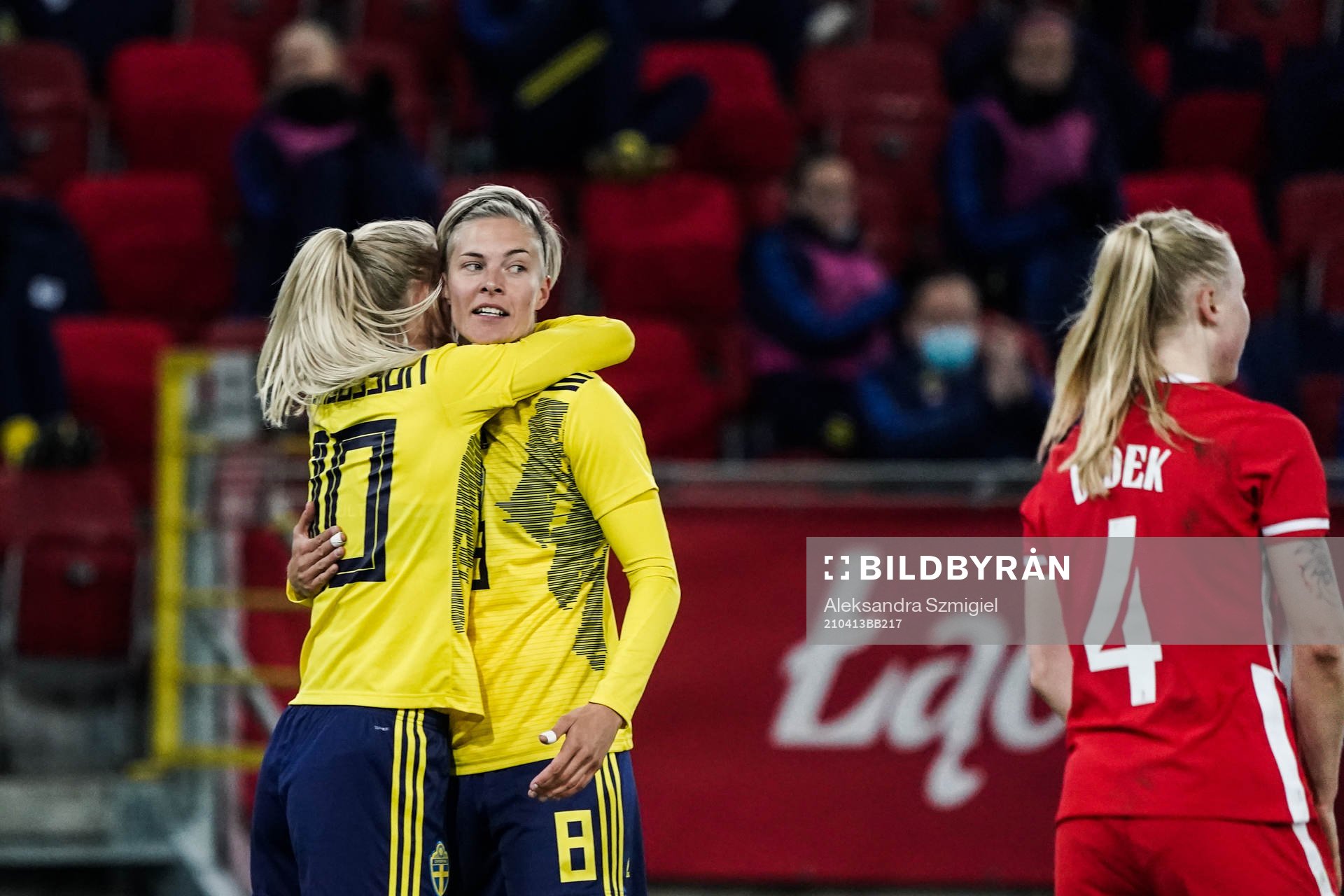 Sofia Jakobsson and Lina Hurtig of Sweden celebrate