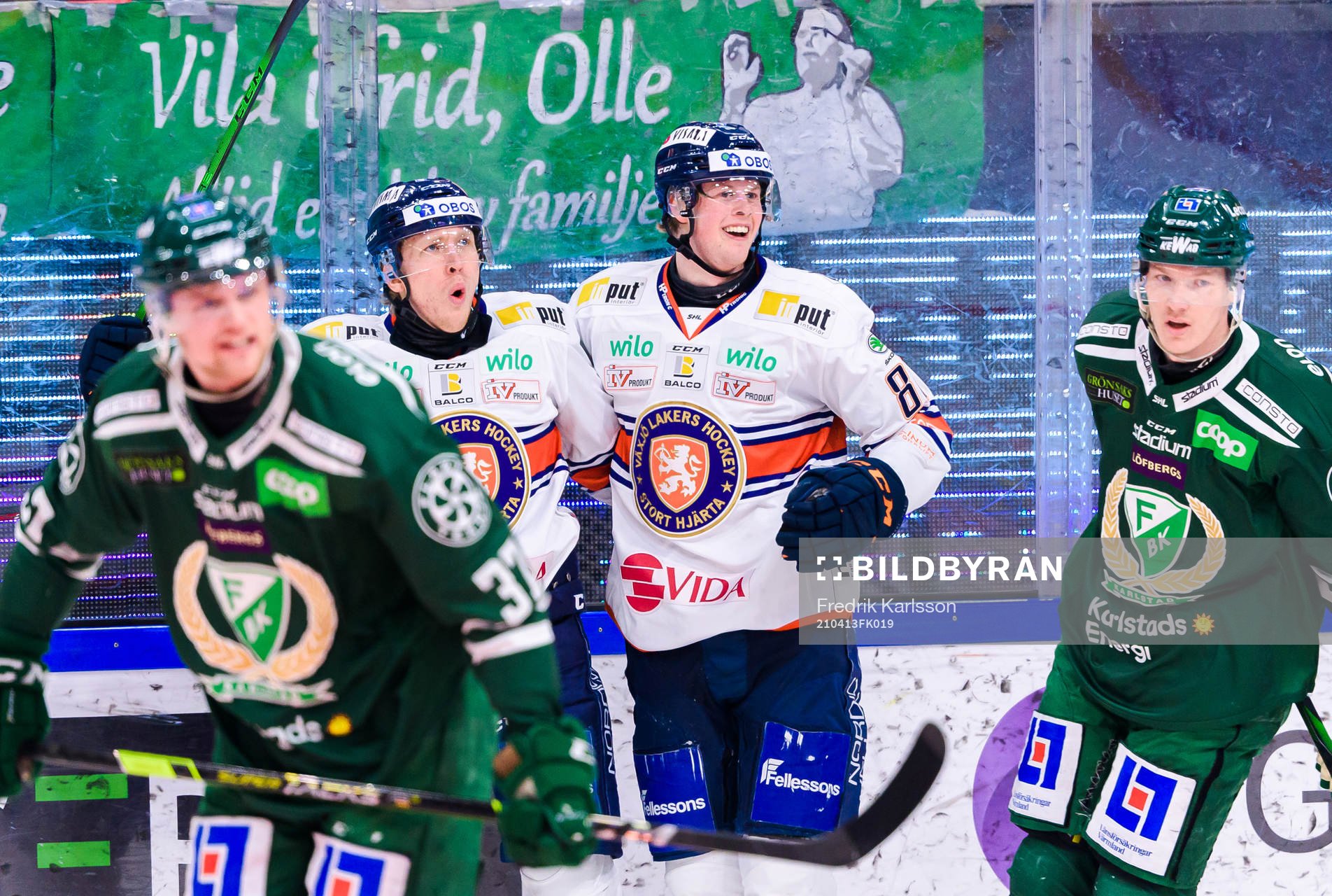 Växjös Marcus Sylvegård och Fredrik Karlström jublar