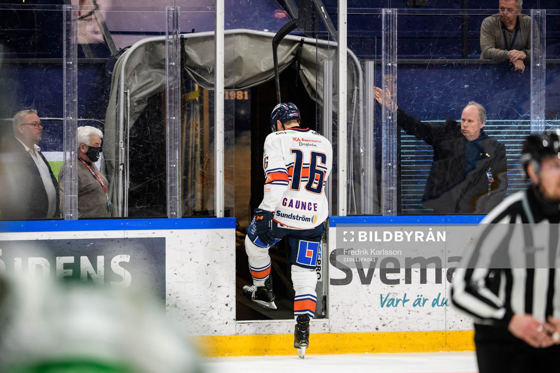 Växjös Brendan Gaunce lämnar isen