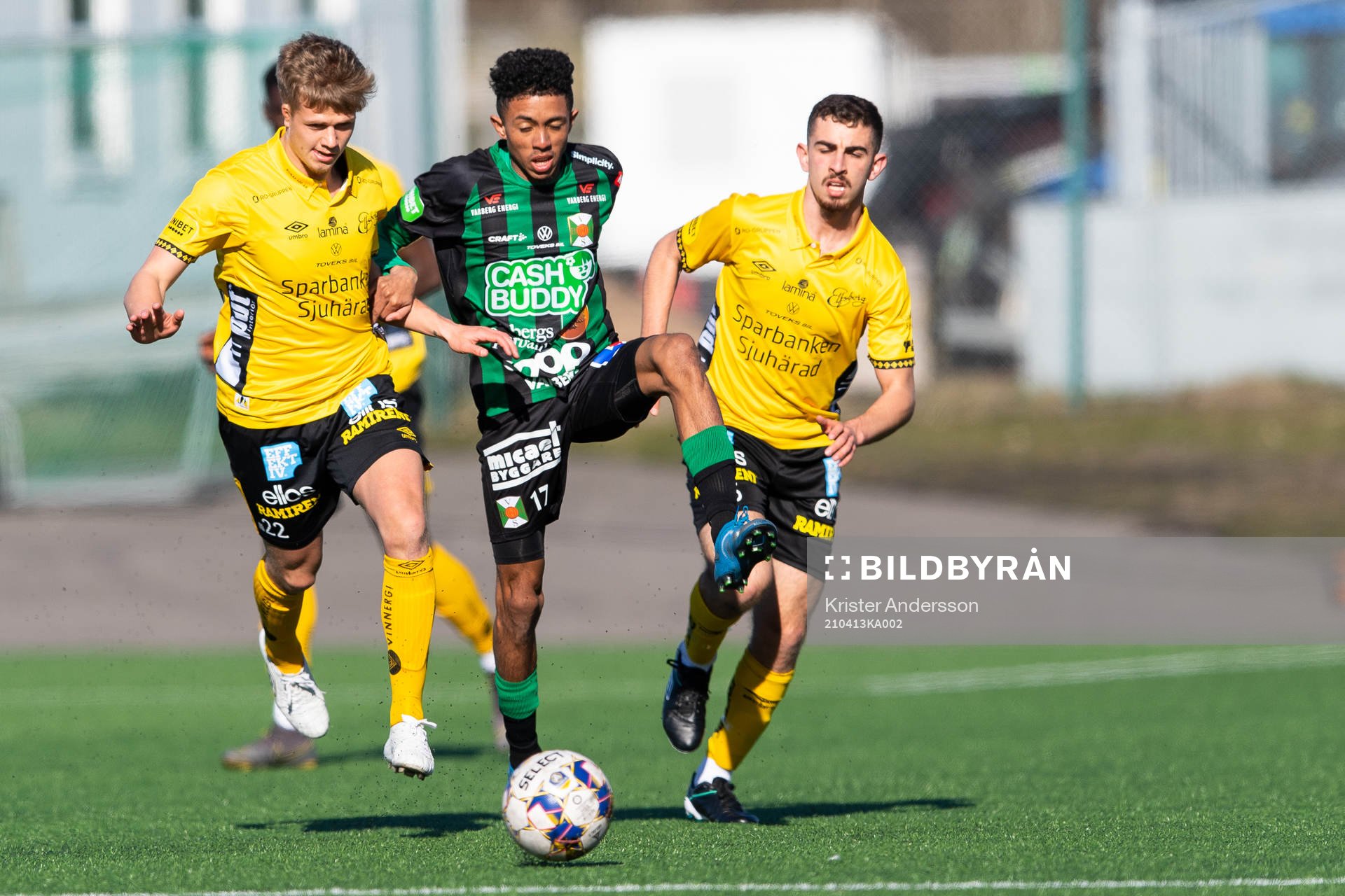 Elfsborgs Kevin Holmén och Varbergs Tashreeq Matthews