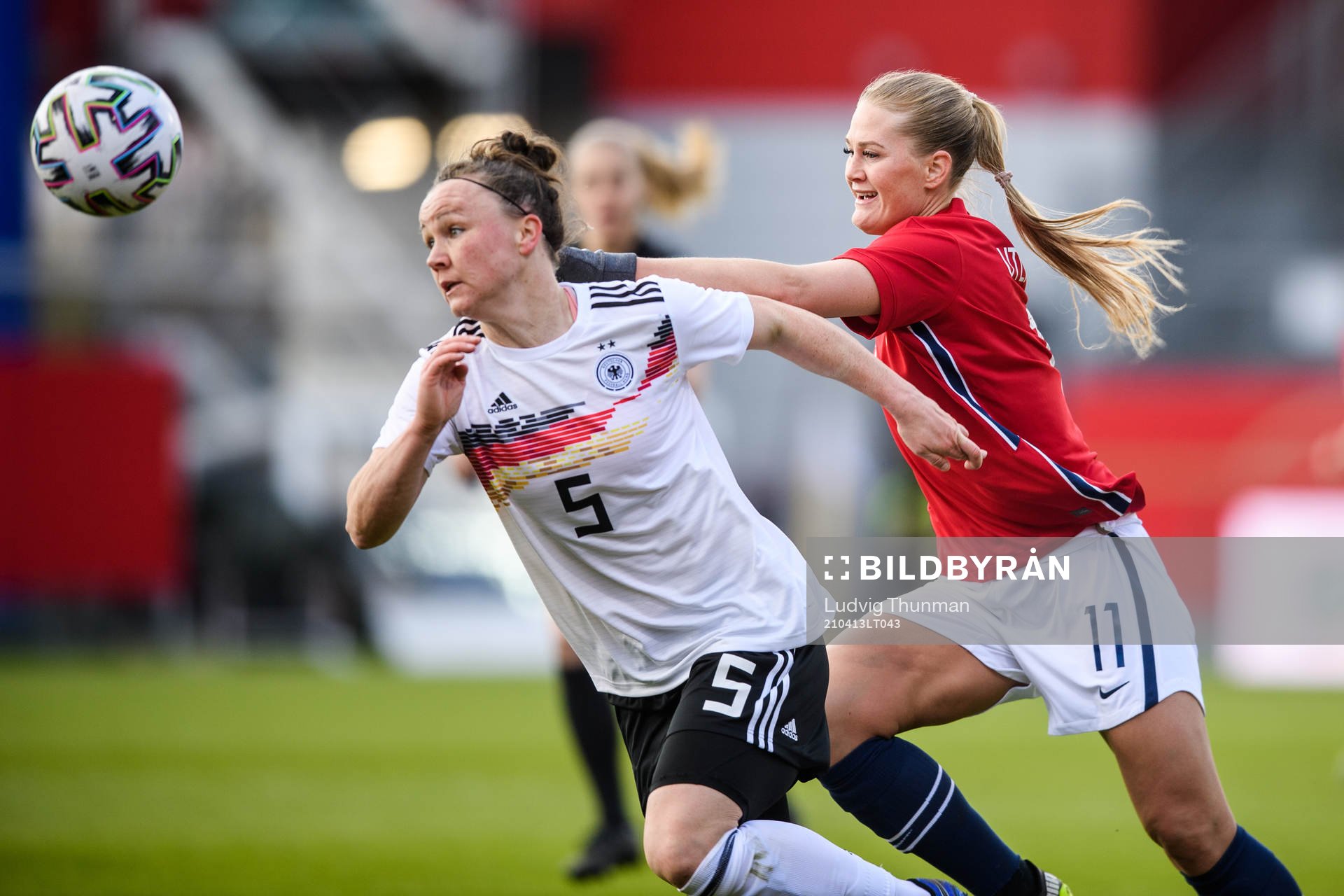 Marina Hegering of Germany and Lisa-Marie Karlseng Utland of Norway during the international friendly football match between Germany and Norway on April 13, 2021 in Wiesbaden.