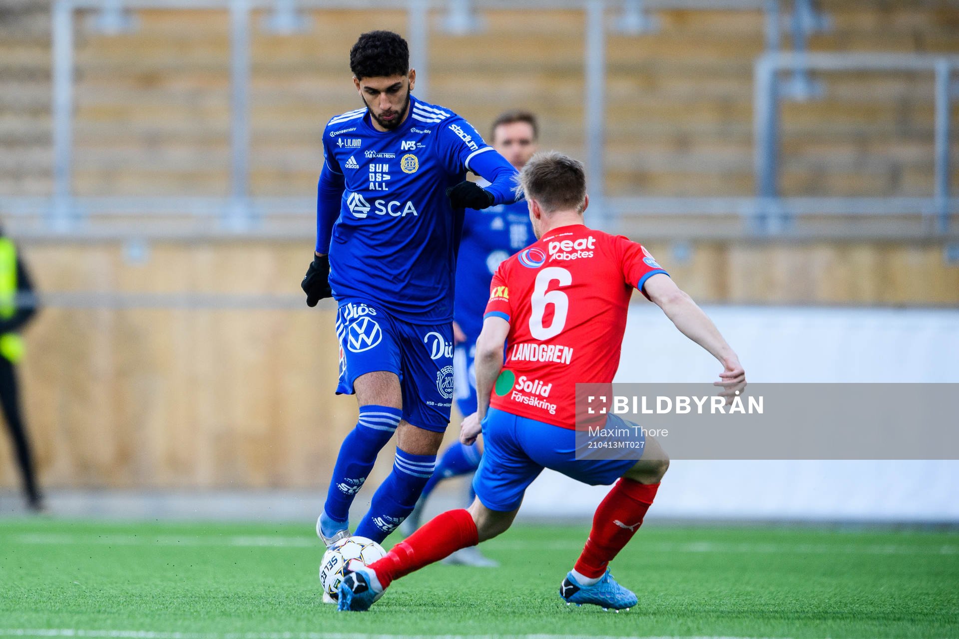 Sundsvalls Paya Pichkah och Helsingborgs Andreas Landgren