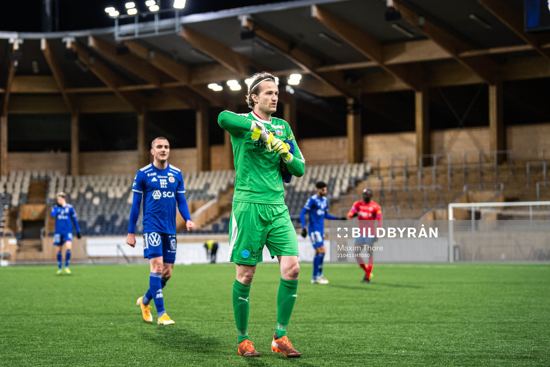 Helsingborgs målvakt Anders Lindegaard deppar
