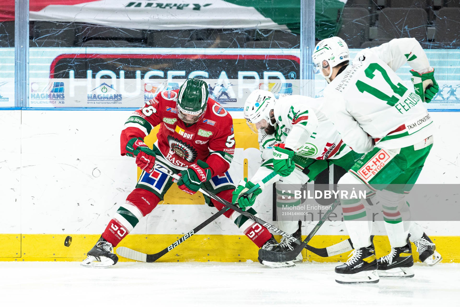 Frölundas Jonathan Sigalet  och Rögles Taylor Matson