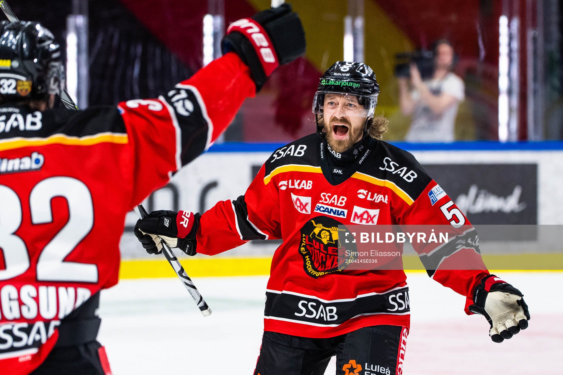 Luleås Daniel Sondell jublar