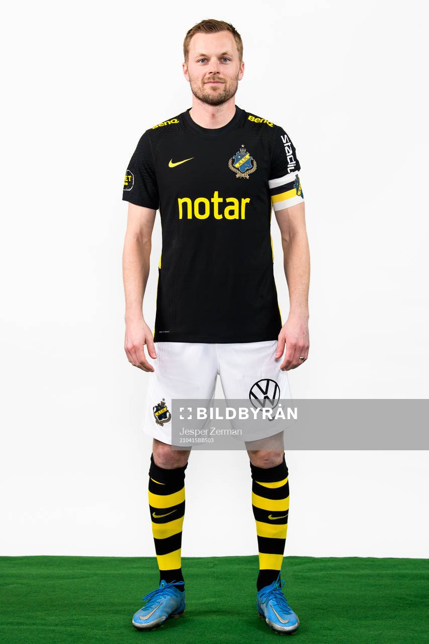 s Sebastian Larsson