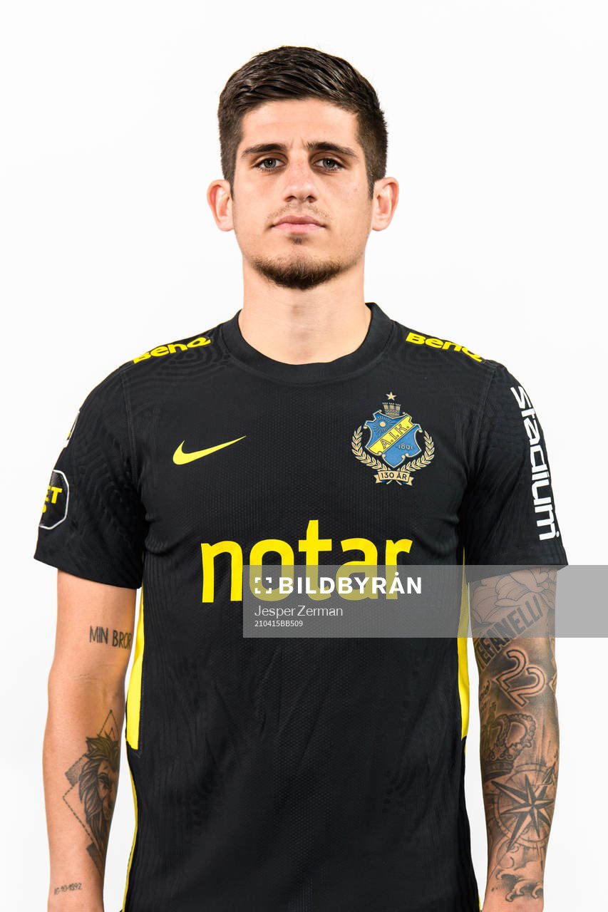 s Nicolas Stefanelli