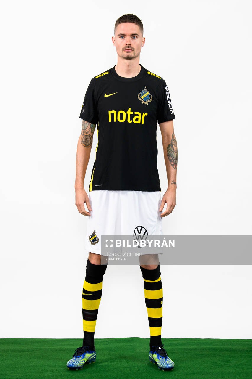 s Mikael Lustig