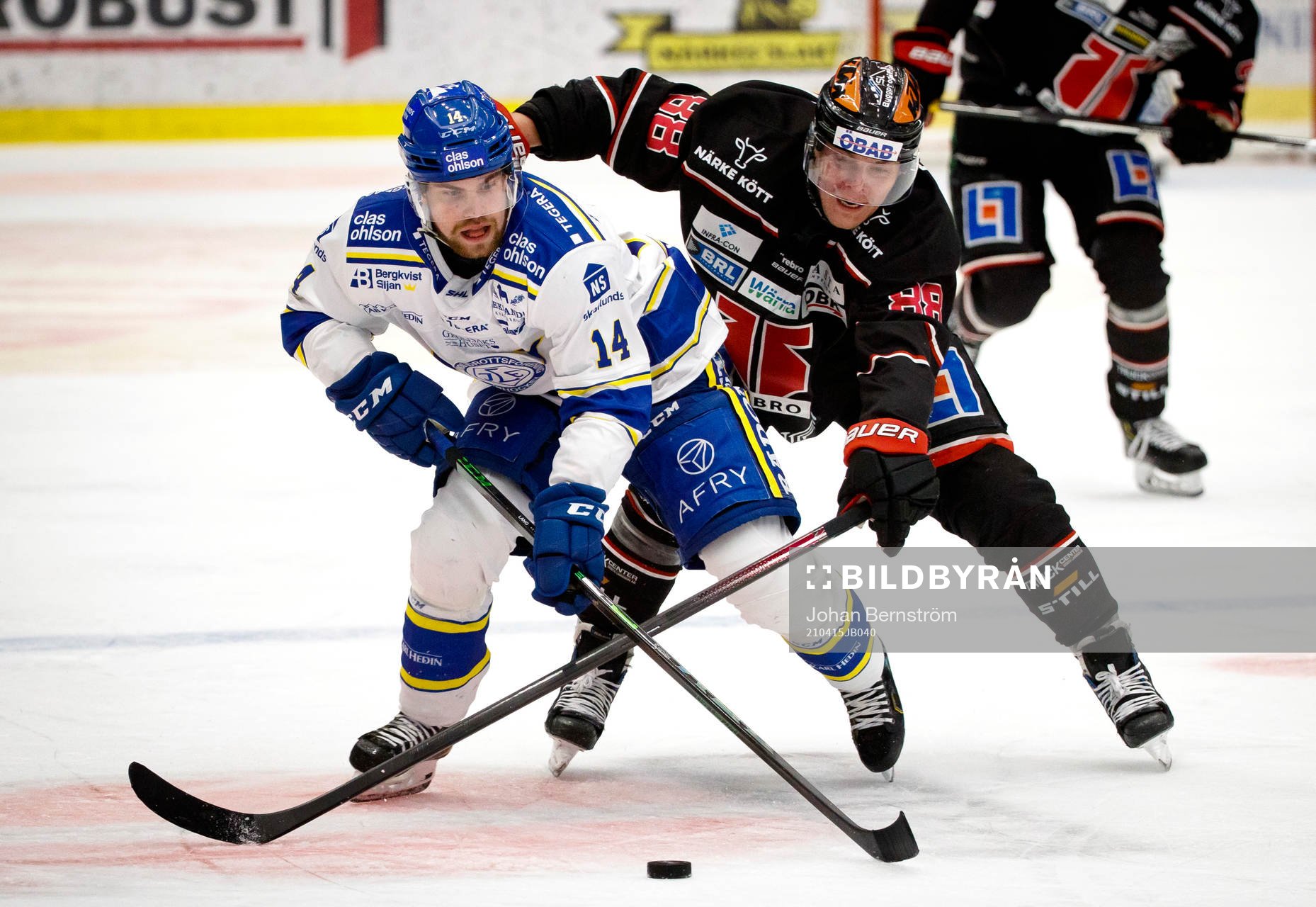 Leksands Oskar Lang och Örebros Joonas Rask