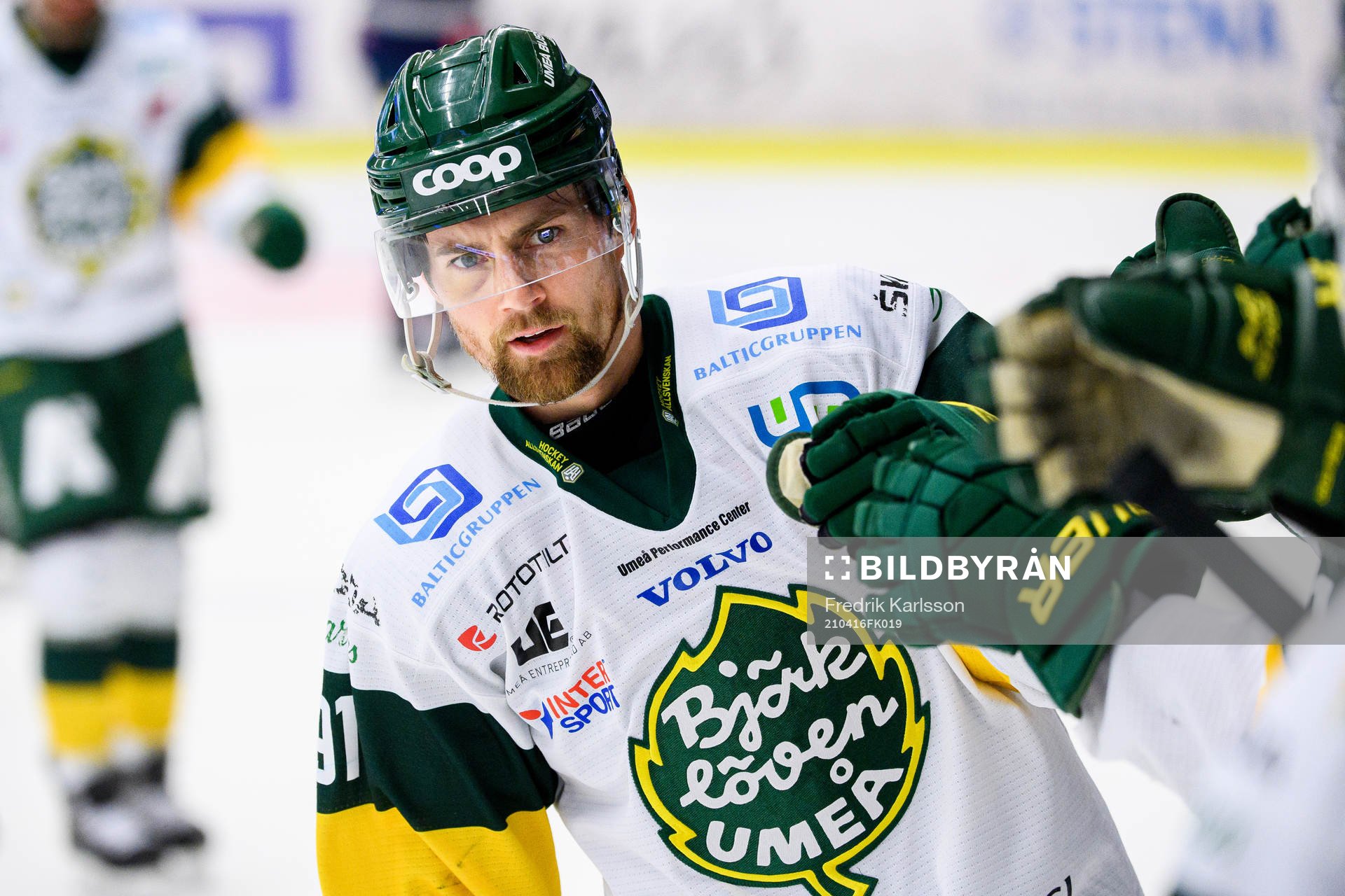 Björklövens Alex Hutchings jublar