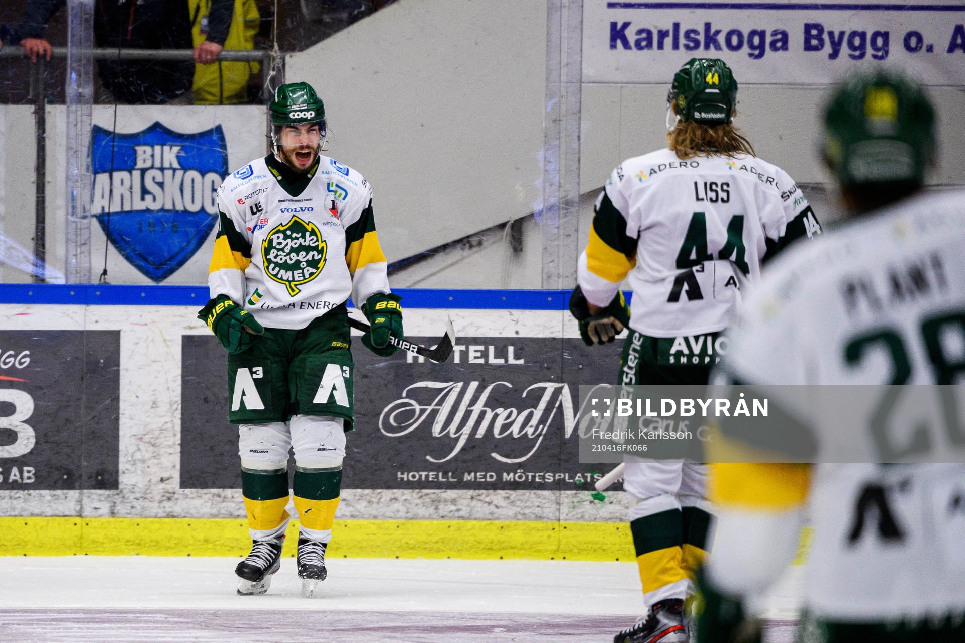 Björklövens Gustav Possler jublar