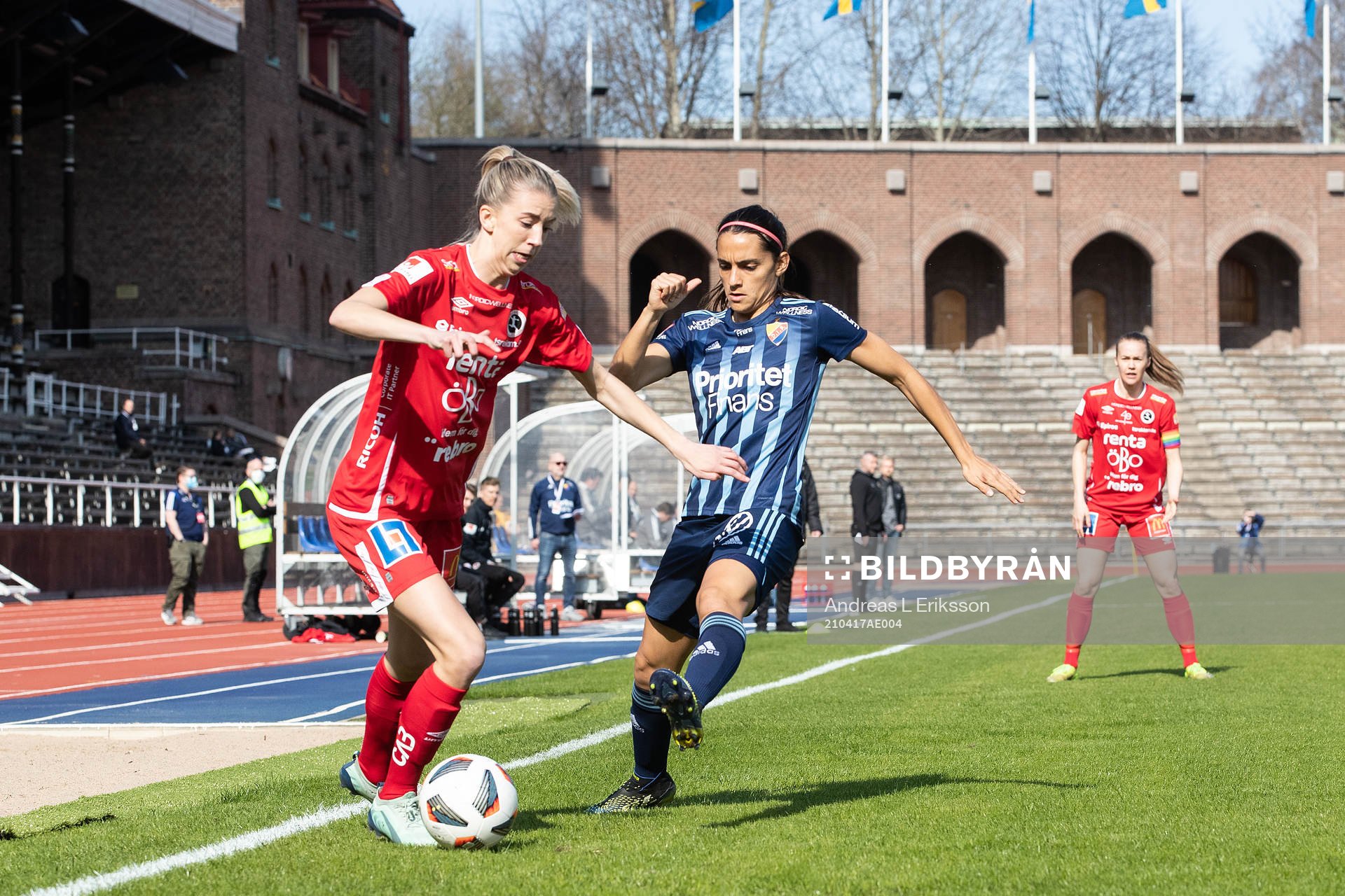 Örebros Wilma Öhman och Djurgårdens Daniela Zamora