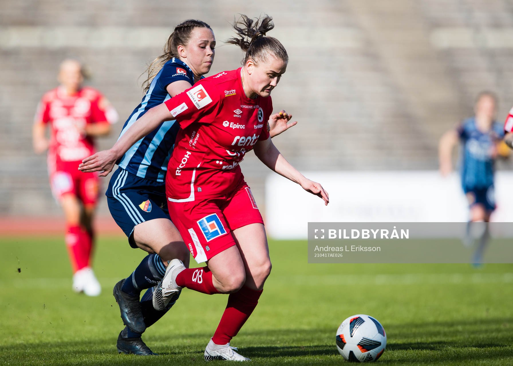 Djurgårdens Hanna Ekengren och Örebros Elin Pikkujämsä