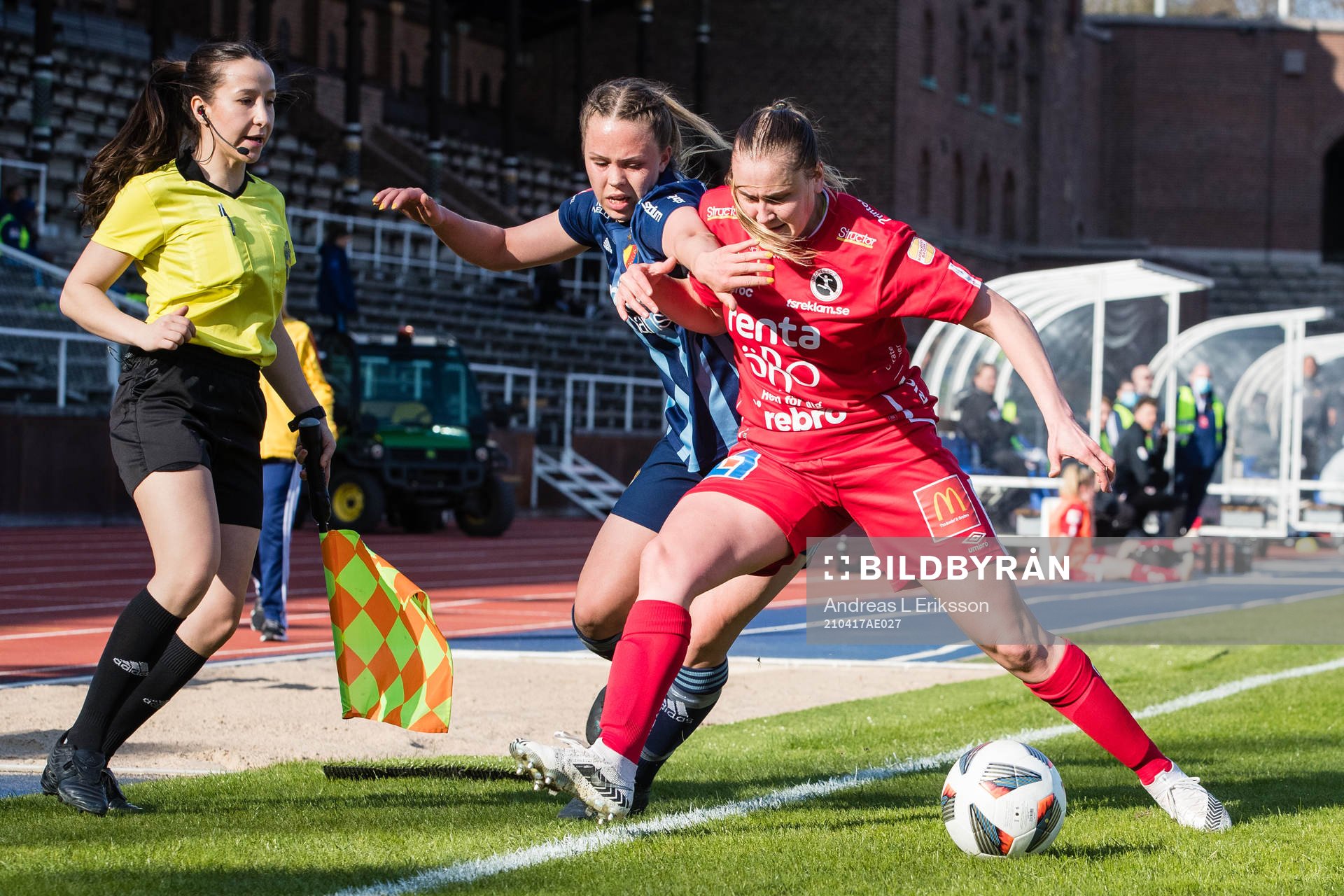 Djurgårdens Hanna Ekengren och Örebros Elin Pikkujämsä