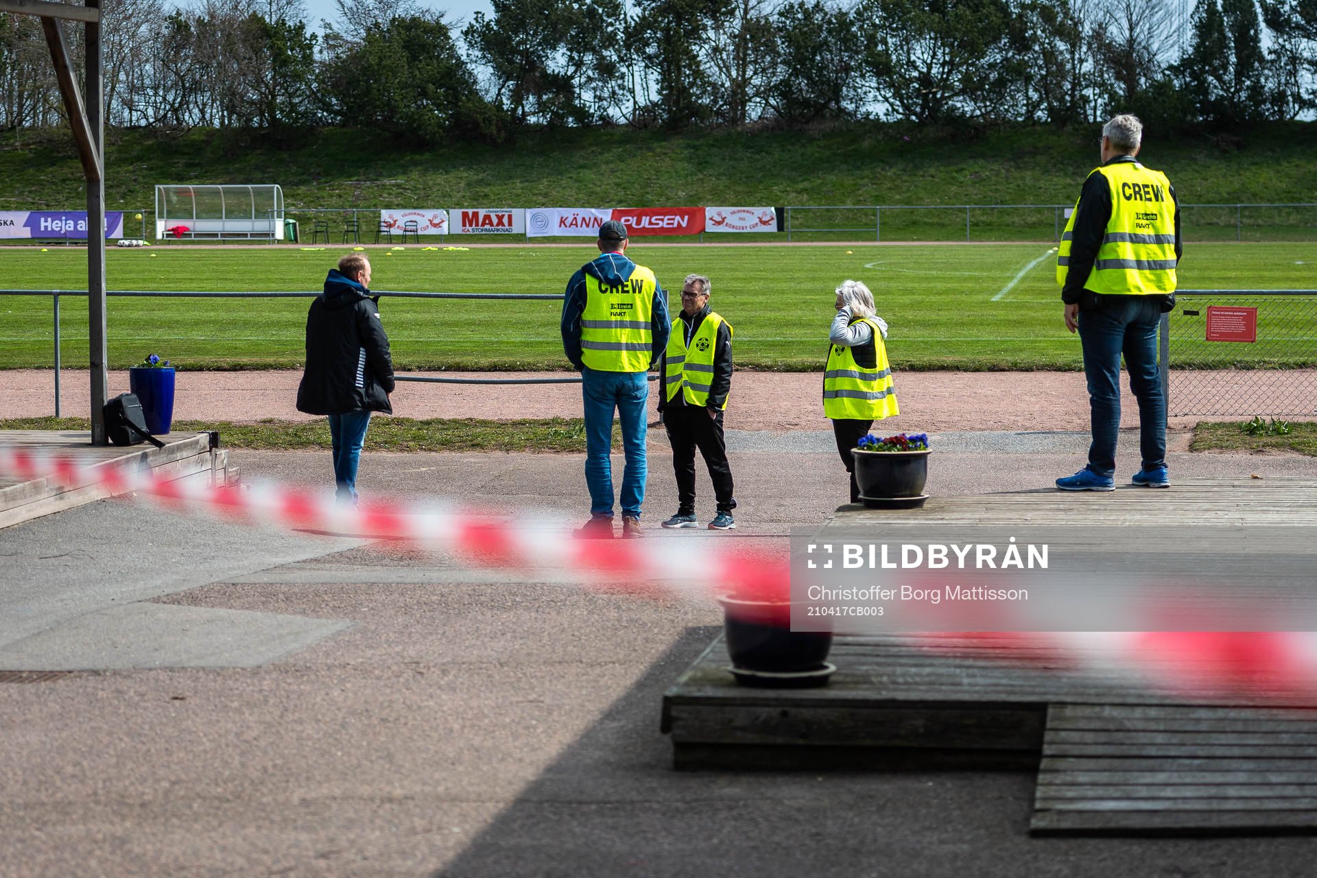 Säkerhetspersonal och matchvärdar