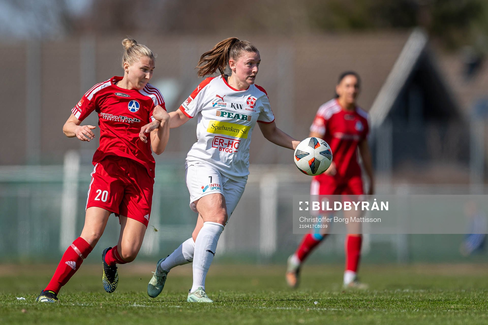Älvsjös Klara Ovefelt mot Borgebys Rebecka Persson