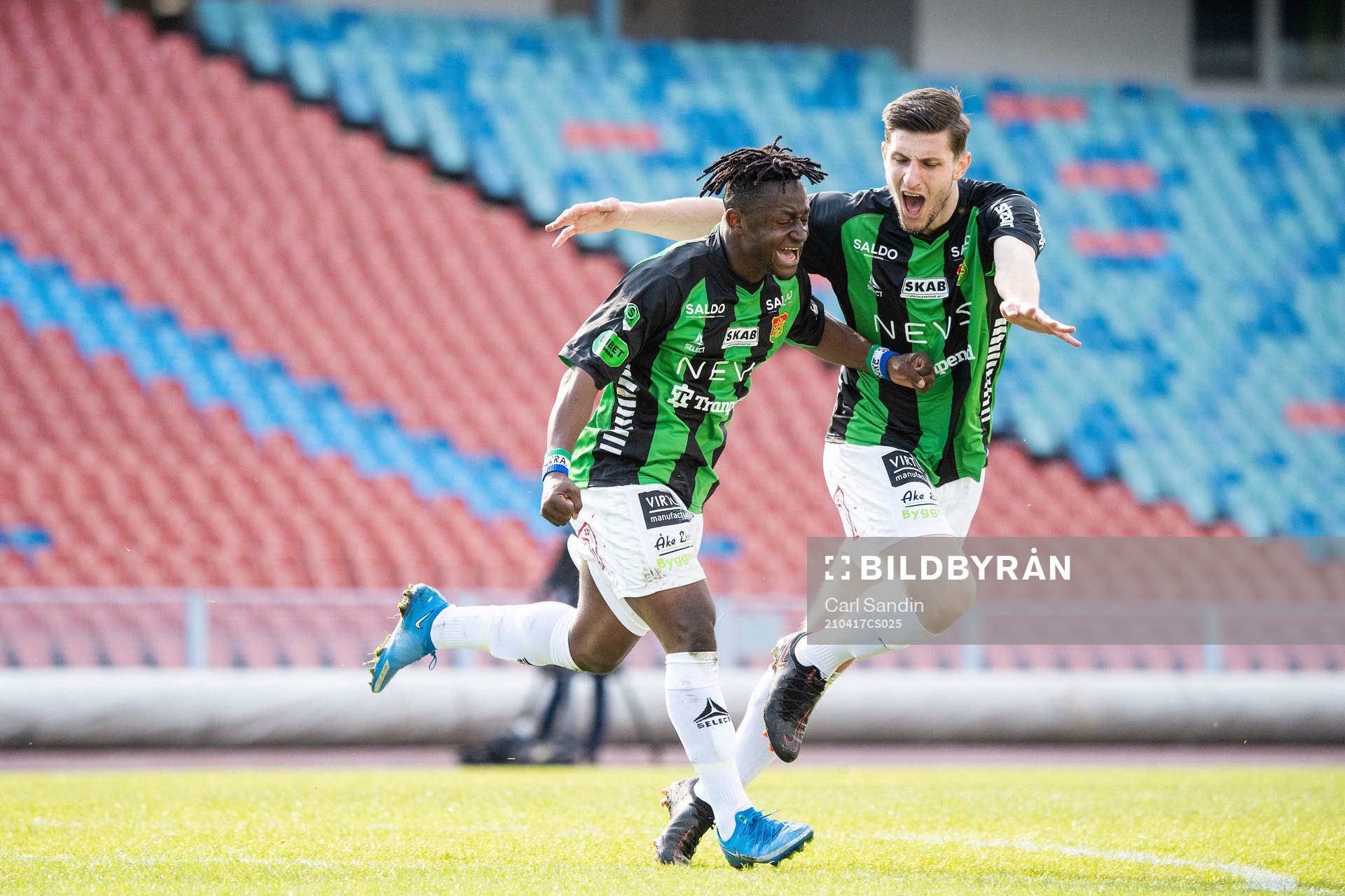 GAIS Michael Kargbo och Adnan Maric jublar