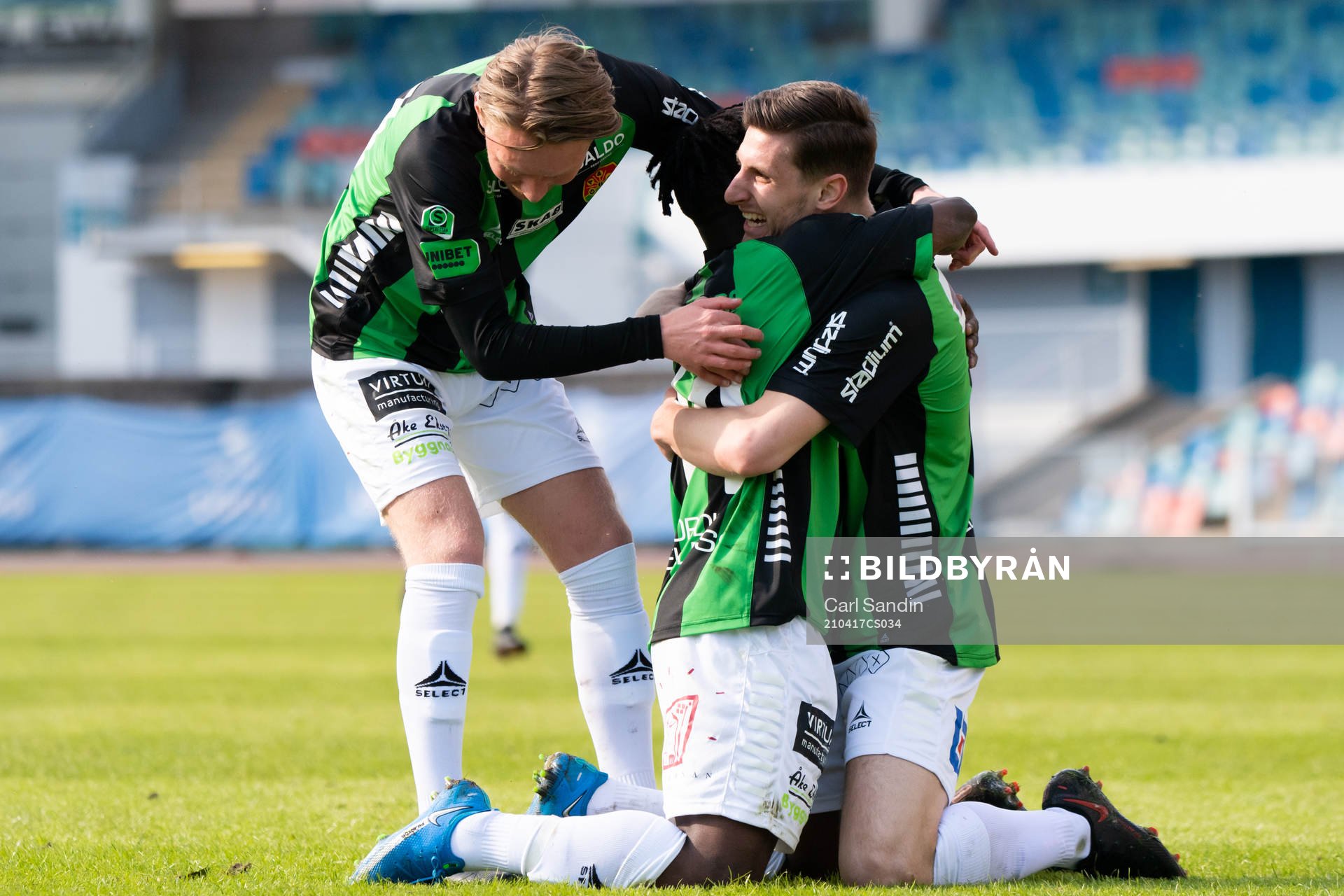 GAIS Adam Egnell, Michael Kargbo och Adnan Maric jublar