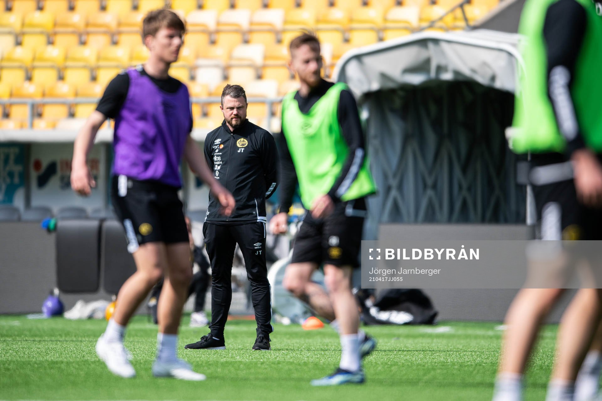 manager Jimmy Thelin