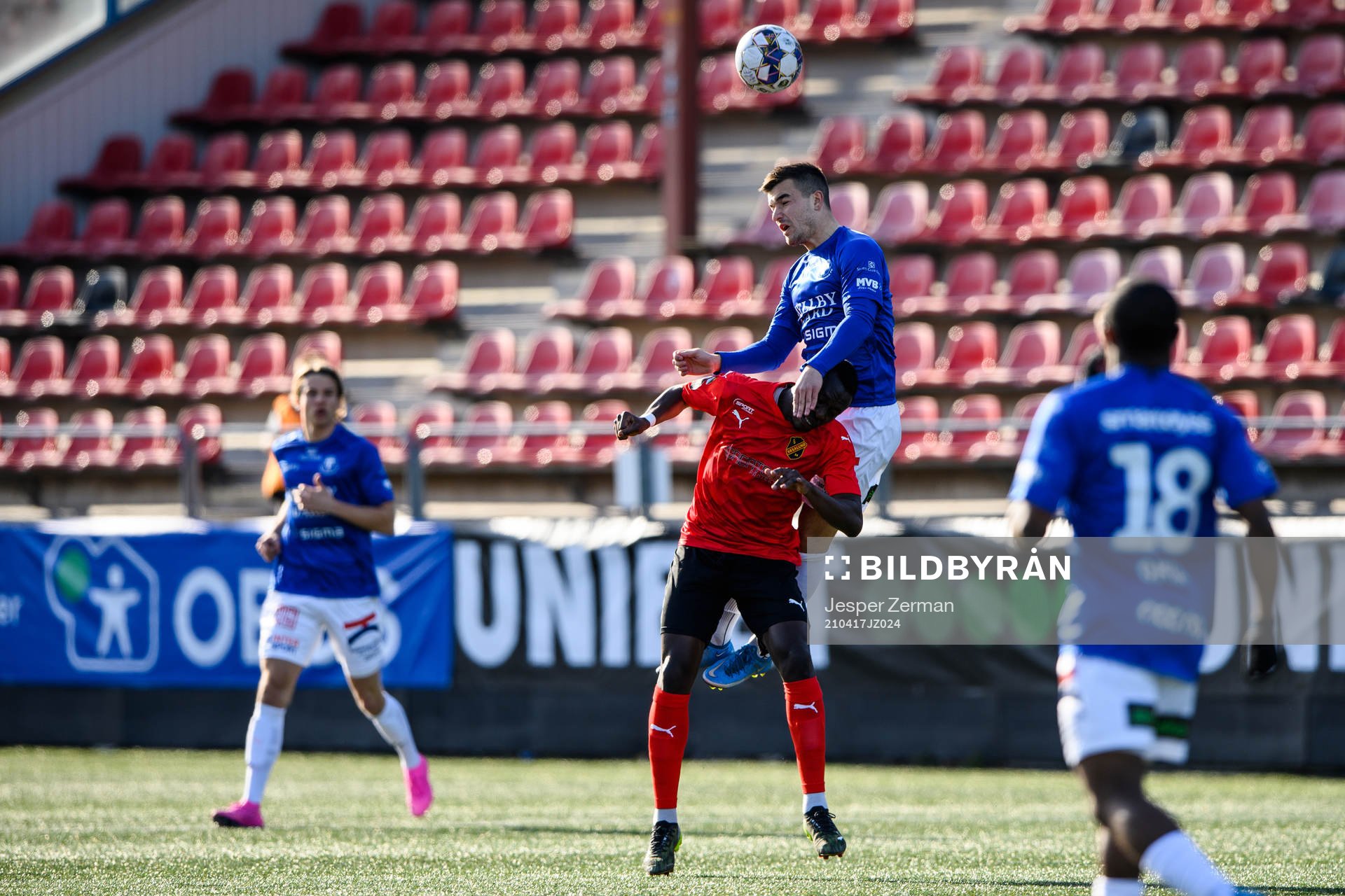 Vasalunds Mai Traore och Trelleborgs Haris Brkic