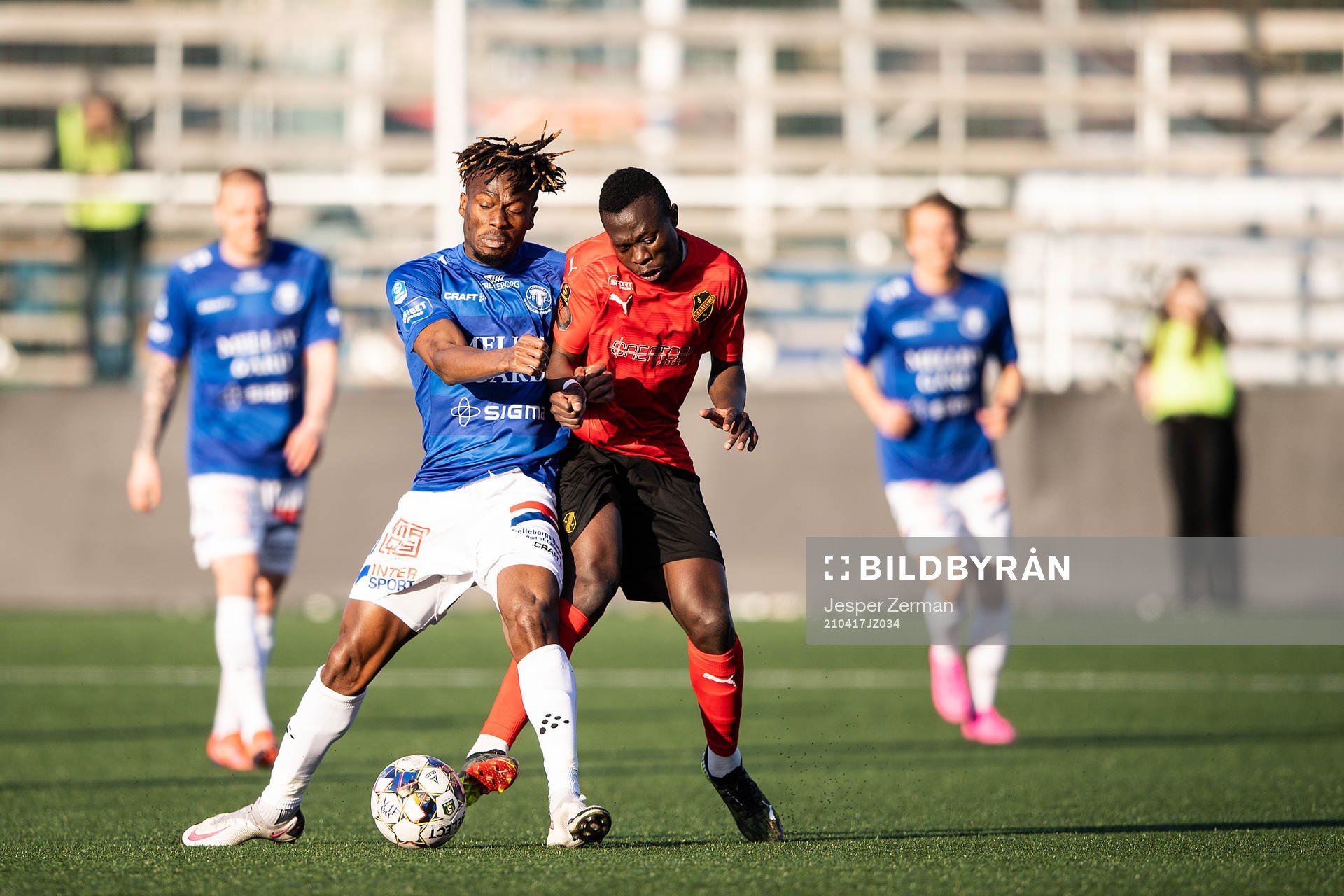 Trelleborgs Abdul Fatawu Safiu och Vasalunds Mai Traore