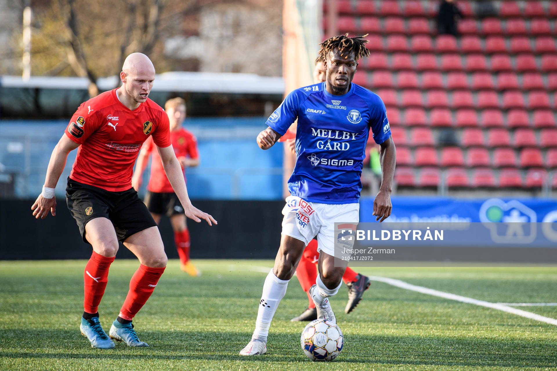 Vasalunds Zourab Tsiskaridze och Trelleborgs Abdul Fatawu