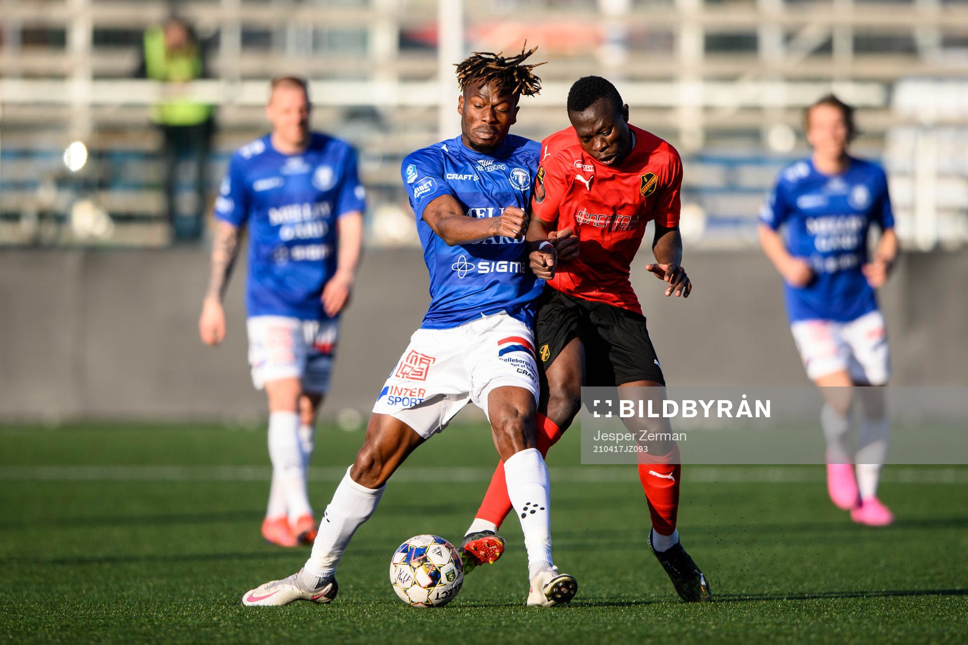 Trelleborgs Abdul Fatawu Safiu och Vasalunds Mai Traore