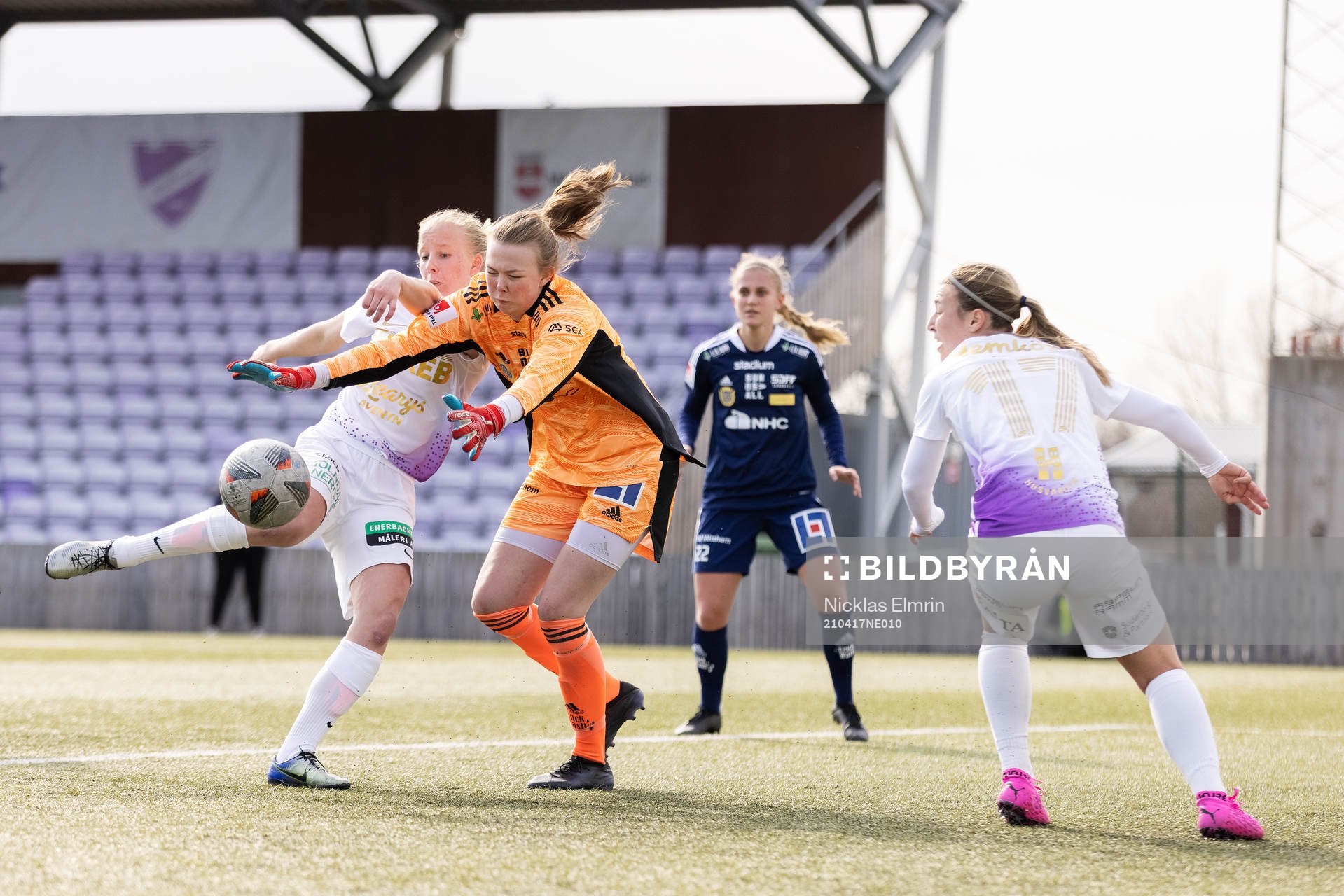 Jitex Linnea Strömberg gör 3-0 bakom Sundsvalls målvakt
