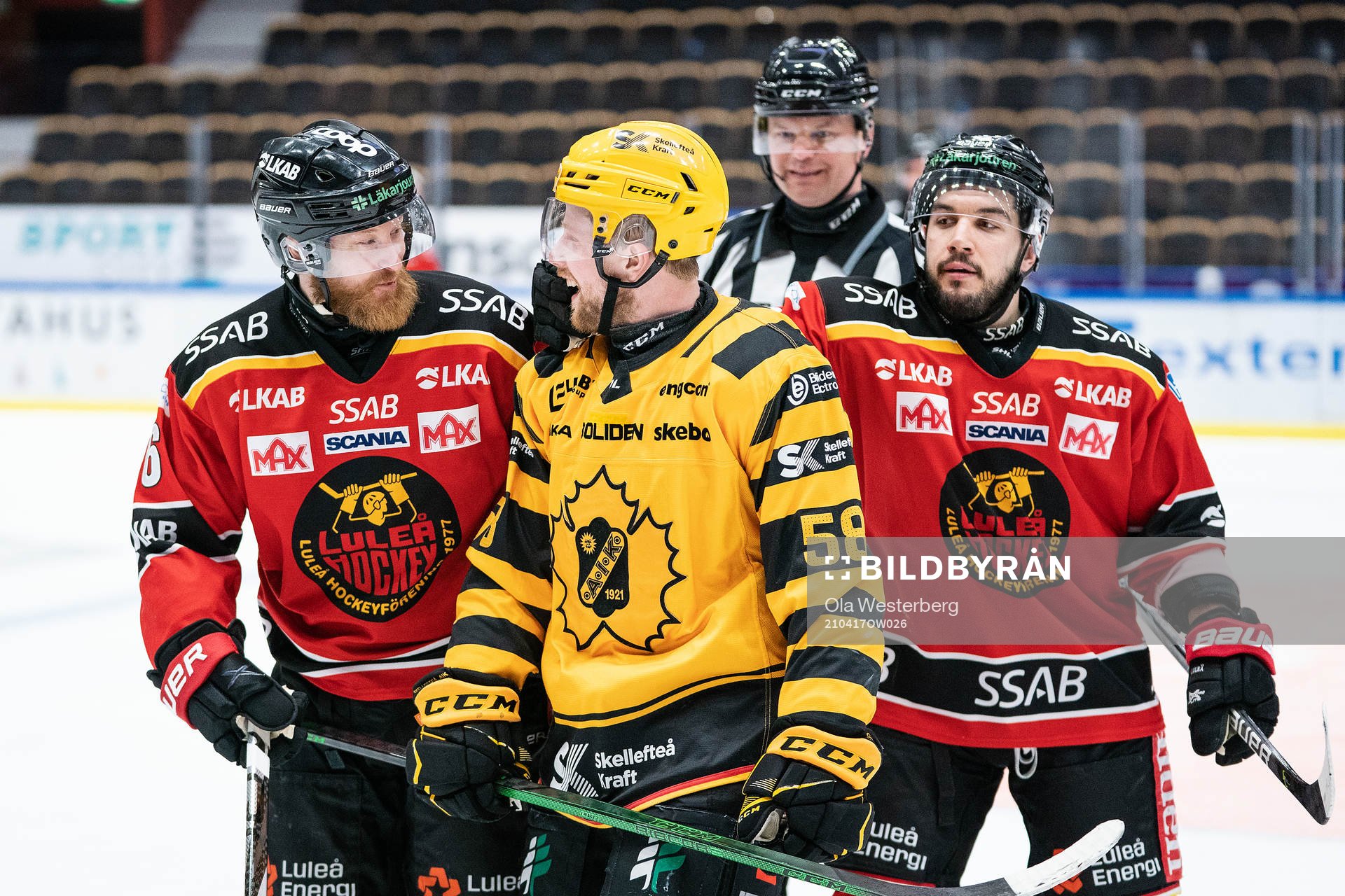 Luleås Linus Klasen och Chris Desousa mot Skellefteås