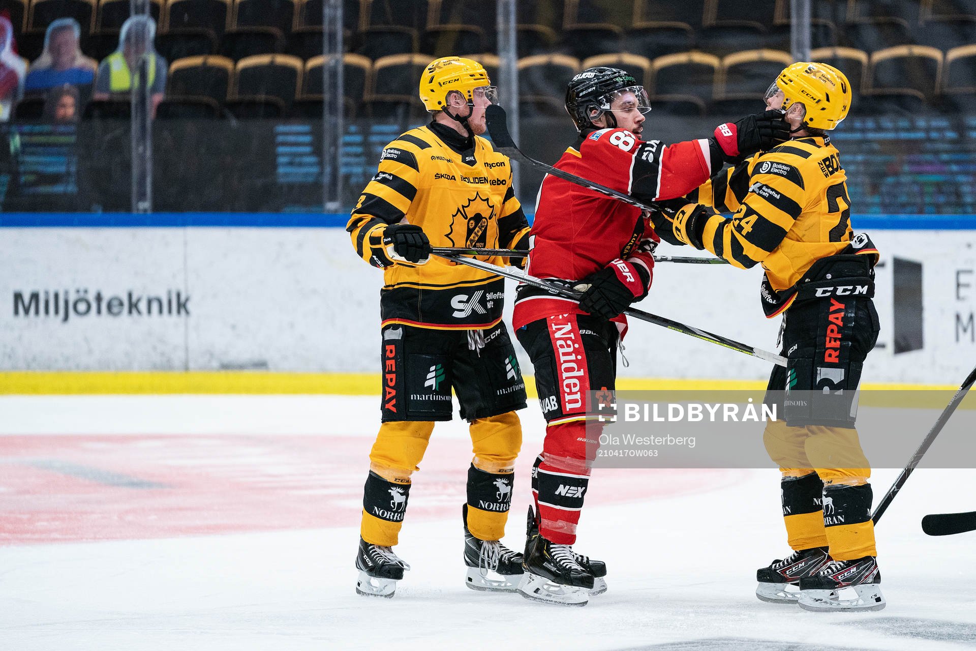 Luleås Chris Desousa och Skellefteås Andreas Wingerli