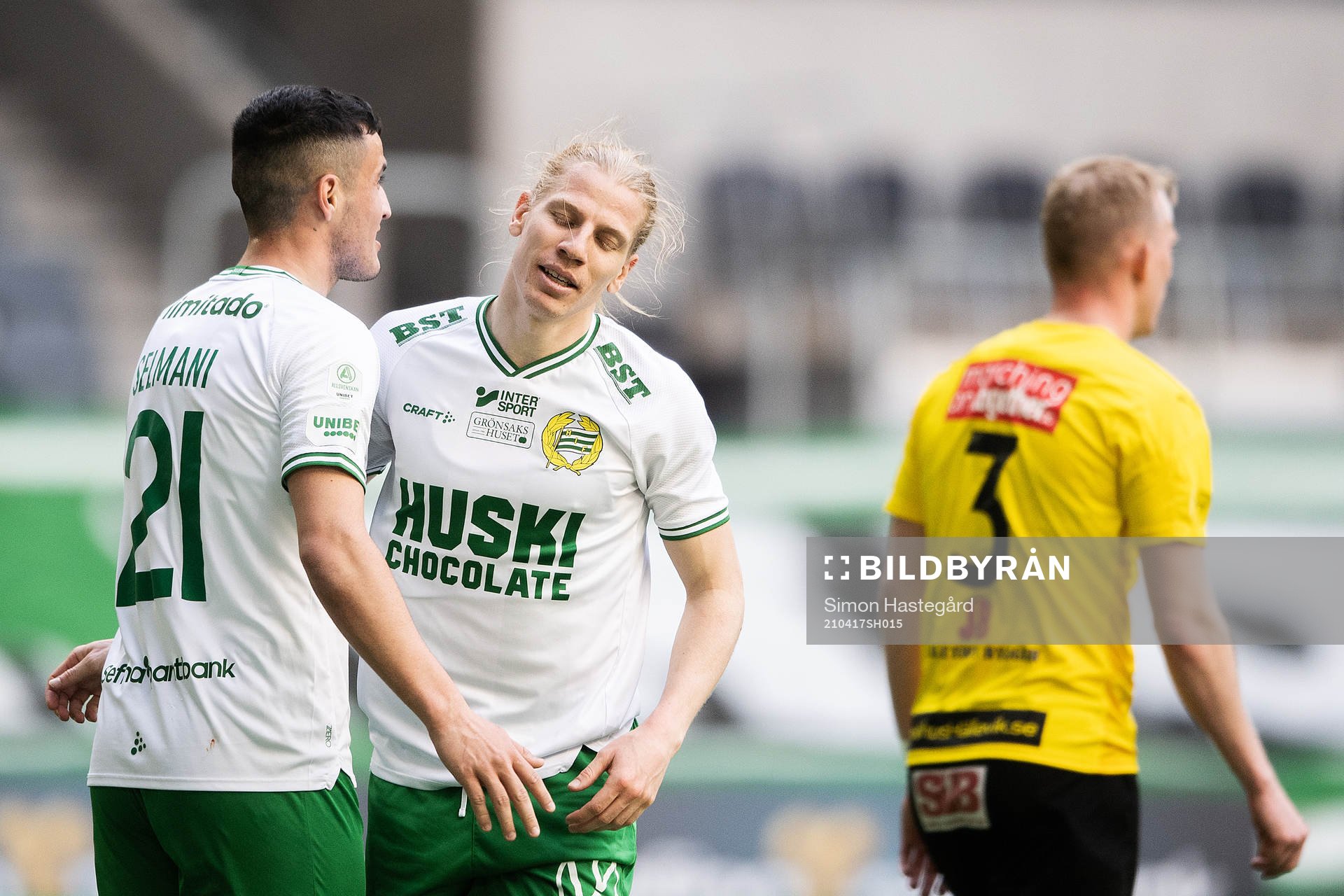 Hammarbys Astrit Selmani och Gustav Ludwigson deppar